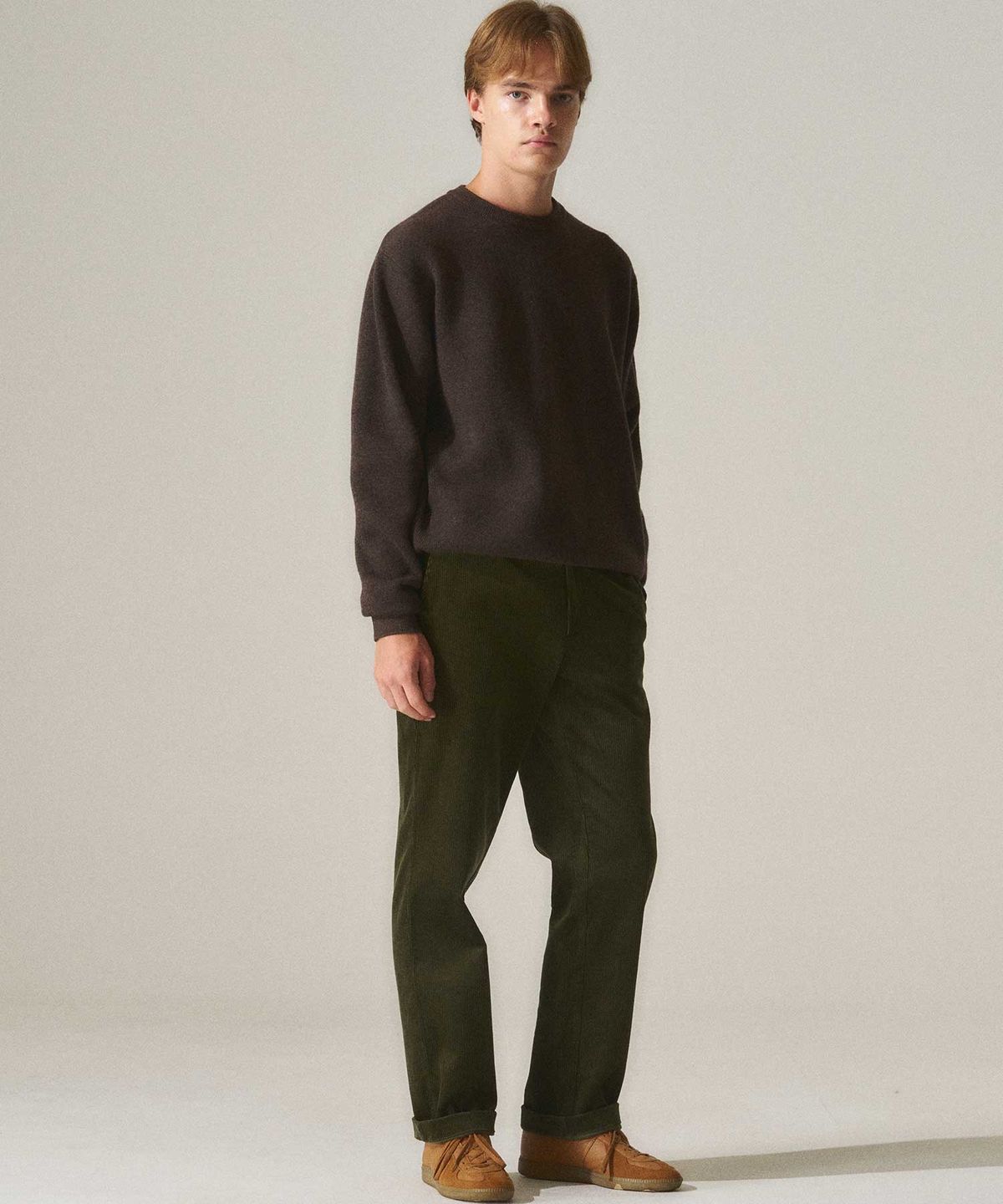 라이즈앤빌로우(RISE&BELOW) HEAVY DUTY 질롱울 크루넥 스웨터 BROWN