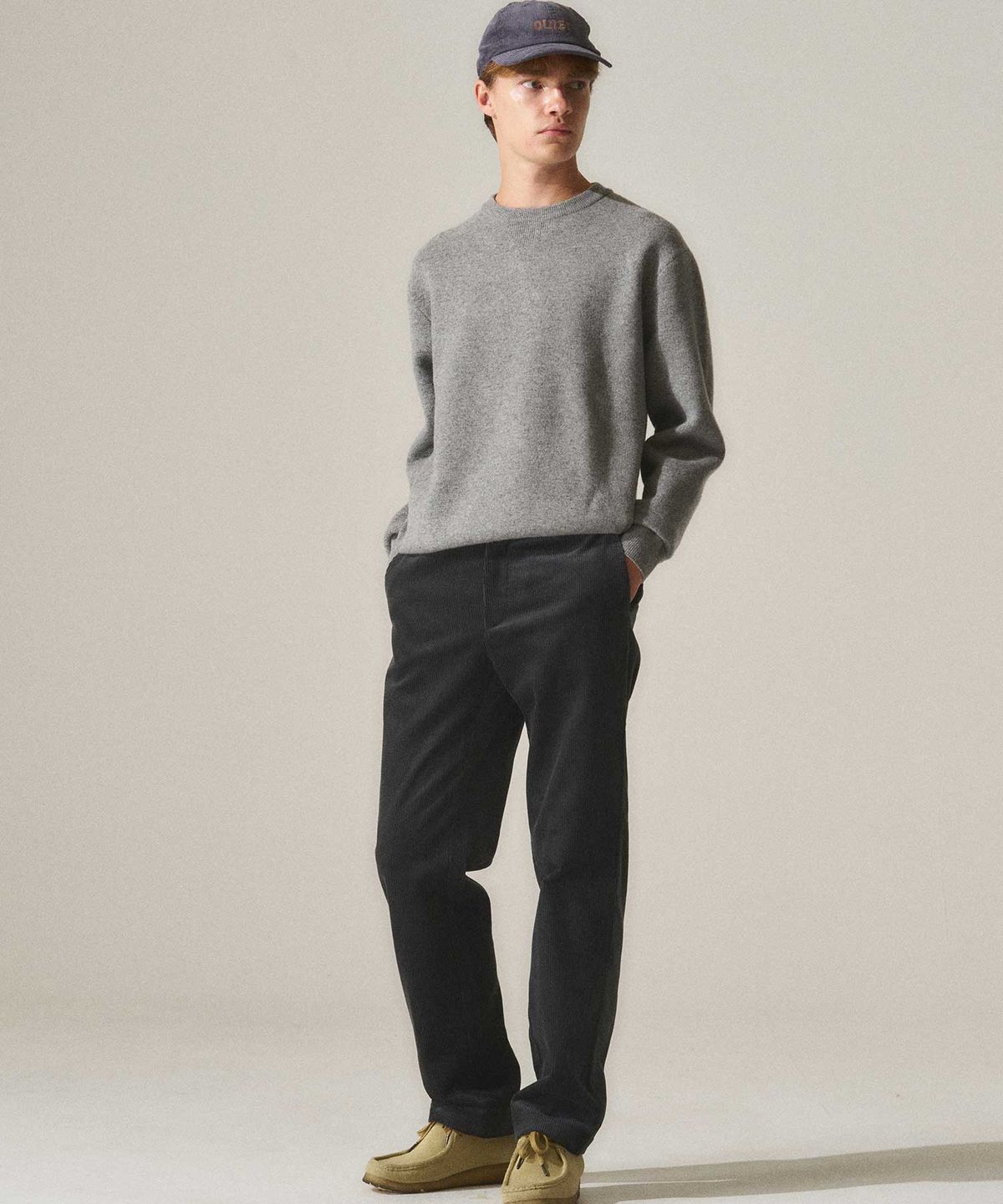 라이즈앤빌로우(RISE&BELOW) HEAVY DUTY 질롱울 크루넥 스웨터 GREY