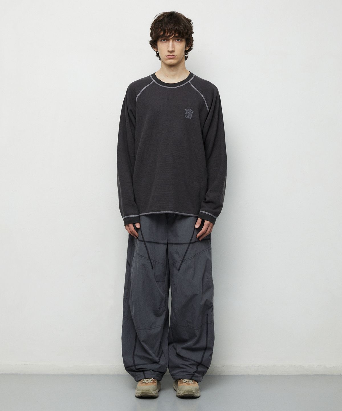 마하그리드(MAHAGRID) BASIC LOGO SS COTTON PANT[CHARCOAL]
