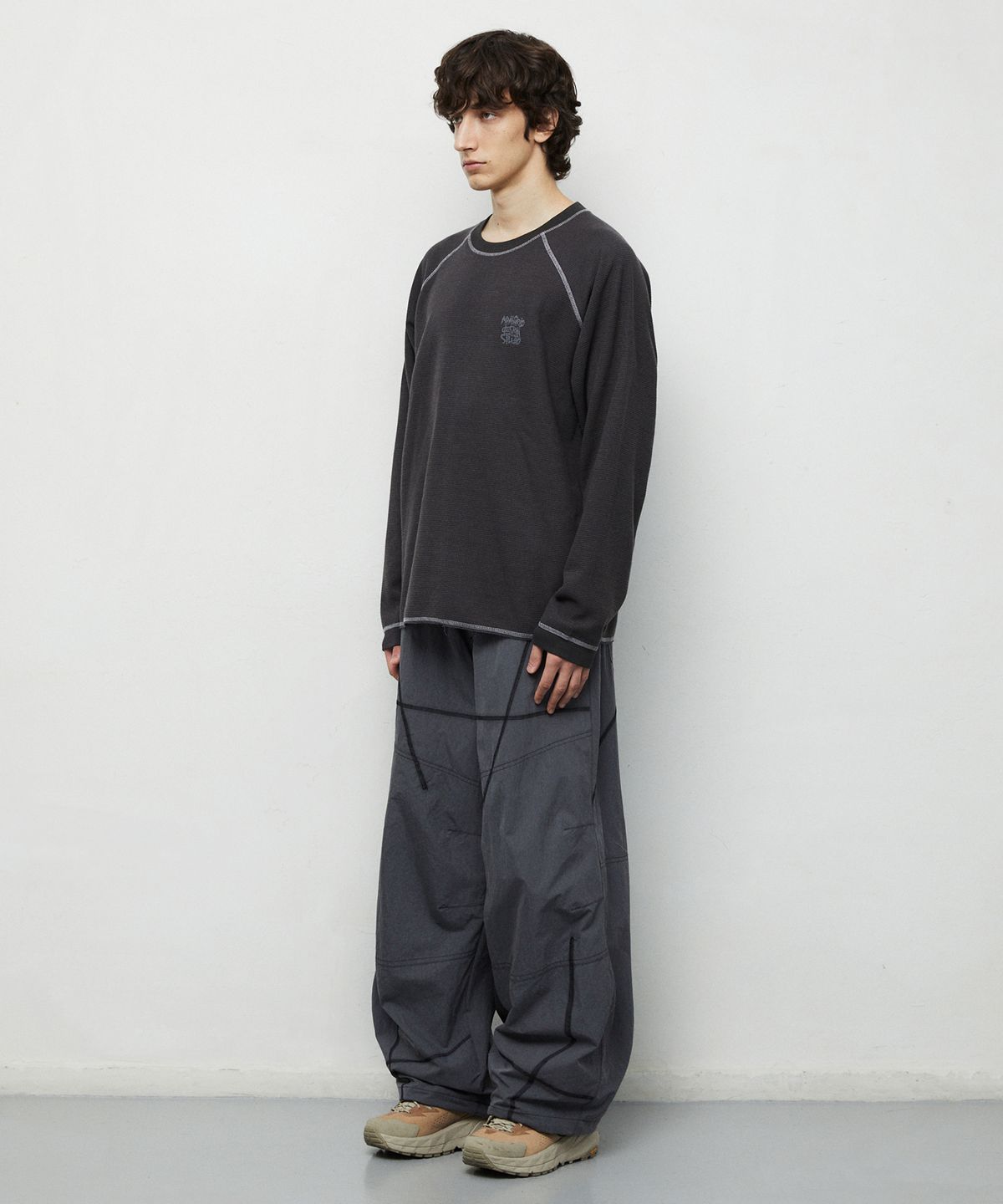마하그리드(MAHAGRID) BASIC LOGO SS COTTON PANT[CHARCOAL]
