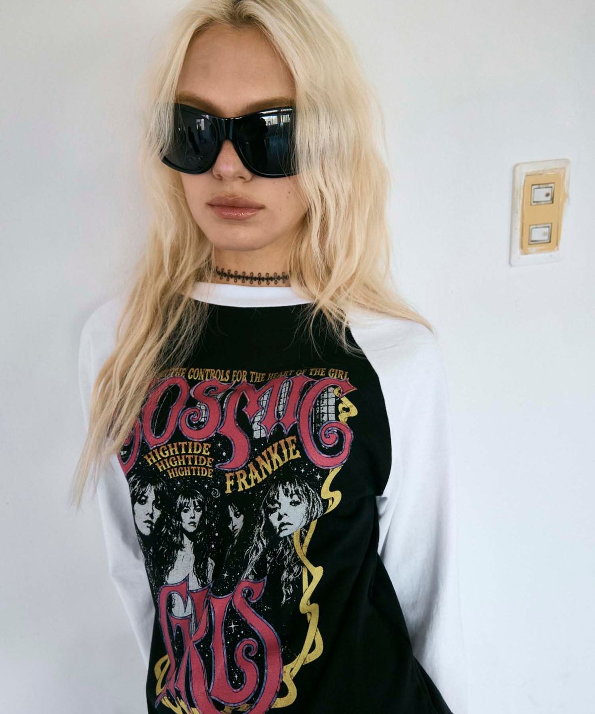하이타이드 프랭키(HIGHTIDEFRANKIE) Cosmic Girls Band Raglan Tee Black