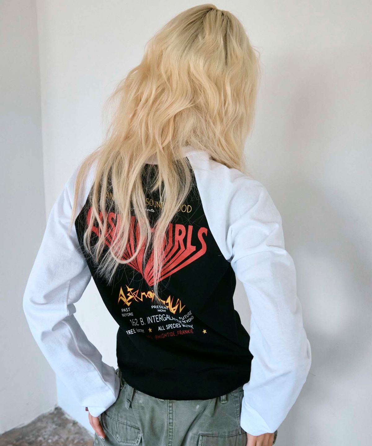 하이타이드 프랭키(HIGHTIDEFRANKIE) Cosmic Girls Band Raglan Tee Black