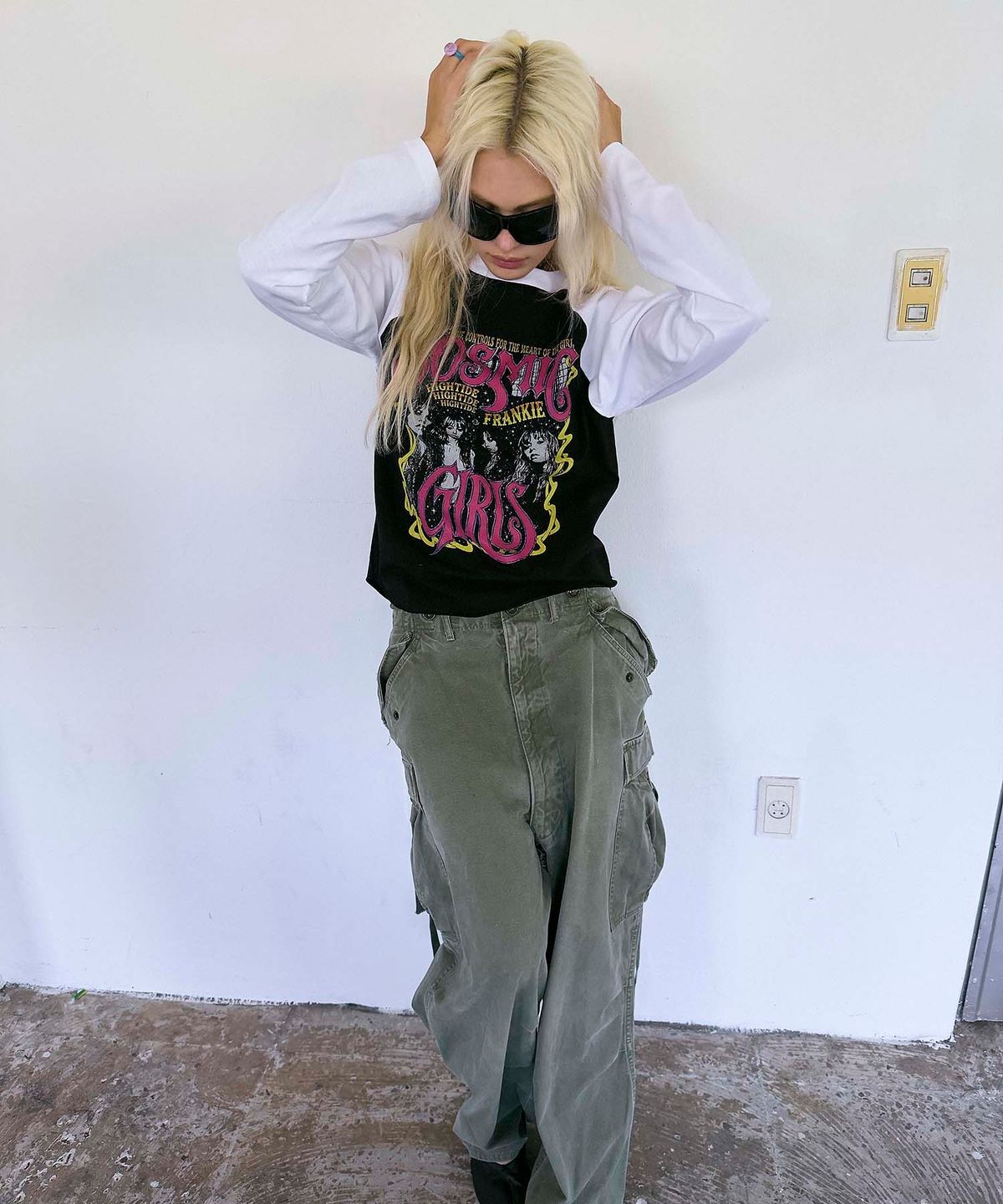 하이타이드 프랭키(HIGHTIDEFRANKIE) Cosmic Girls Band Raglan Tee Black