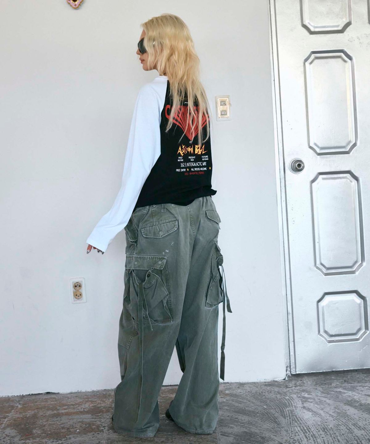 하이타이드 프랭키(HIGHTIDEFRANKIE) Cosmic Girls Band Raglan Tee Black
