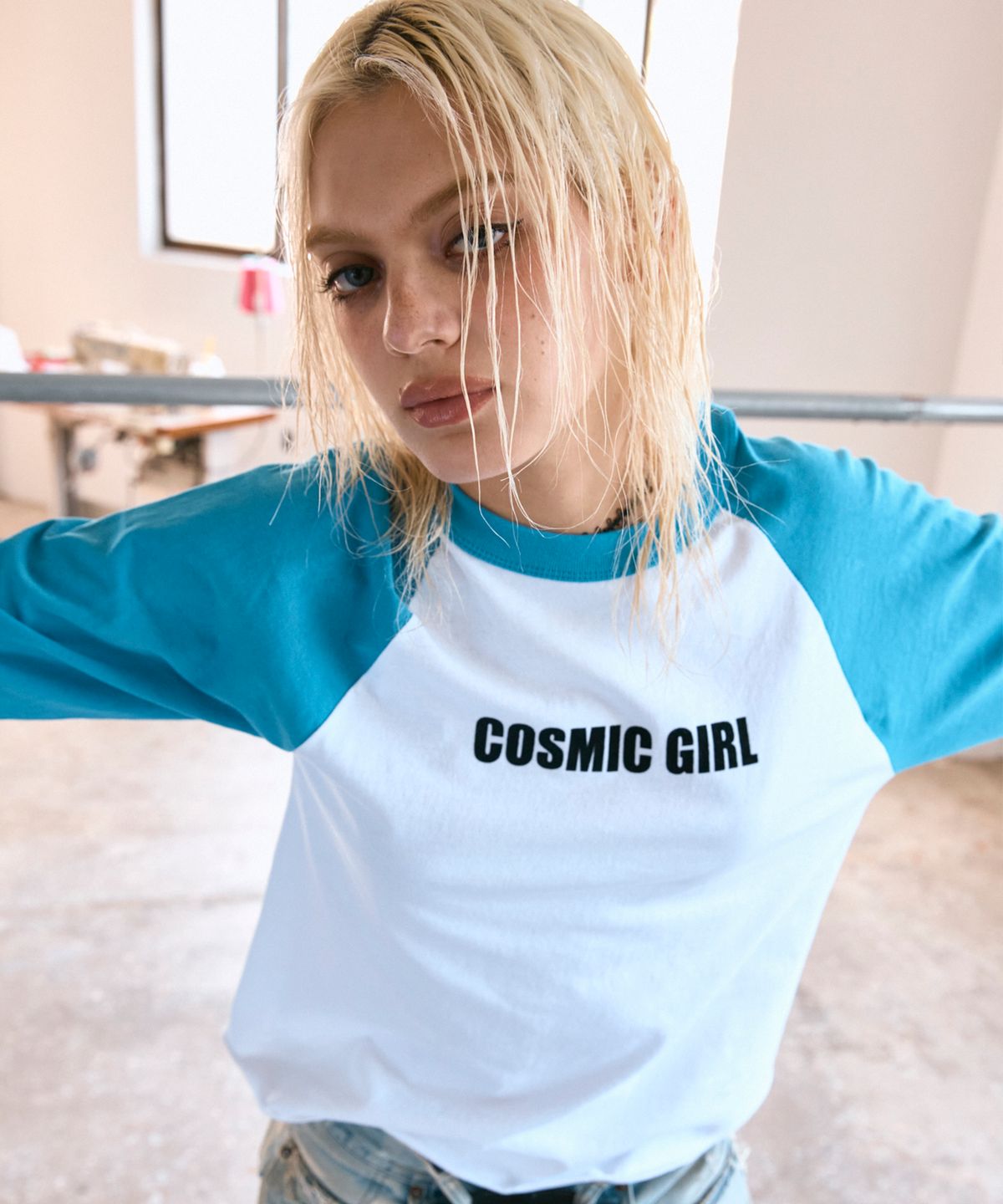 하이타이드 프랭키(HIGHTIDEFRANKIE) Cosmic Girls Club Raglan Tee Blue
