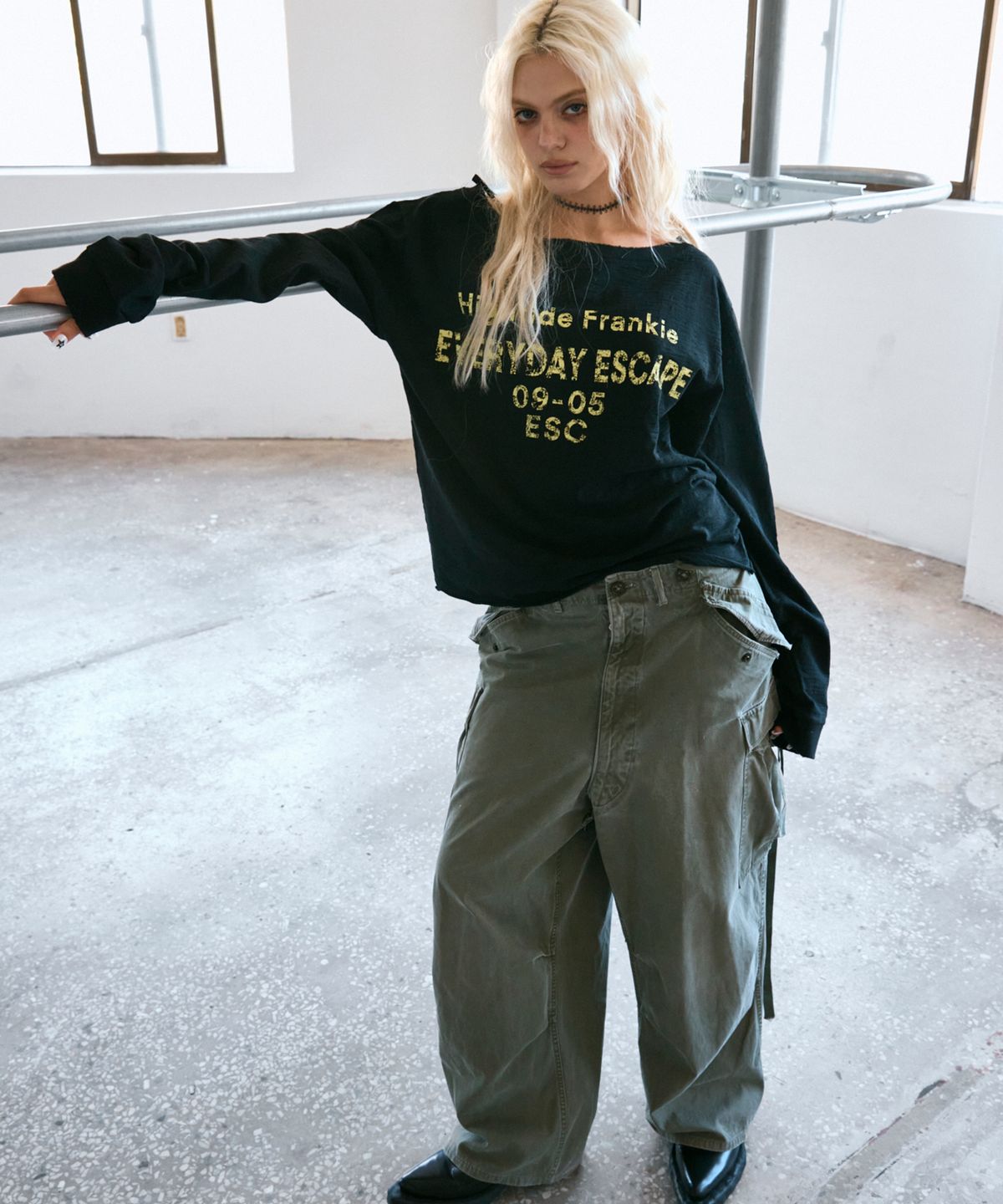 하이타이드 프랭키(HIGHTIDEFRANKIE) 0905 ESC Off-Shoulder Tee Black