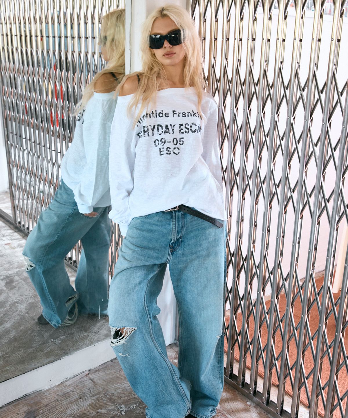 하이타이드 프랭키(HIGHTIDEFRANKIE) 0905 ESC Off-Shoulder Tee White