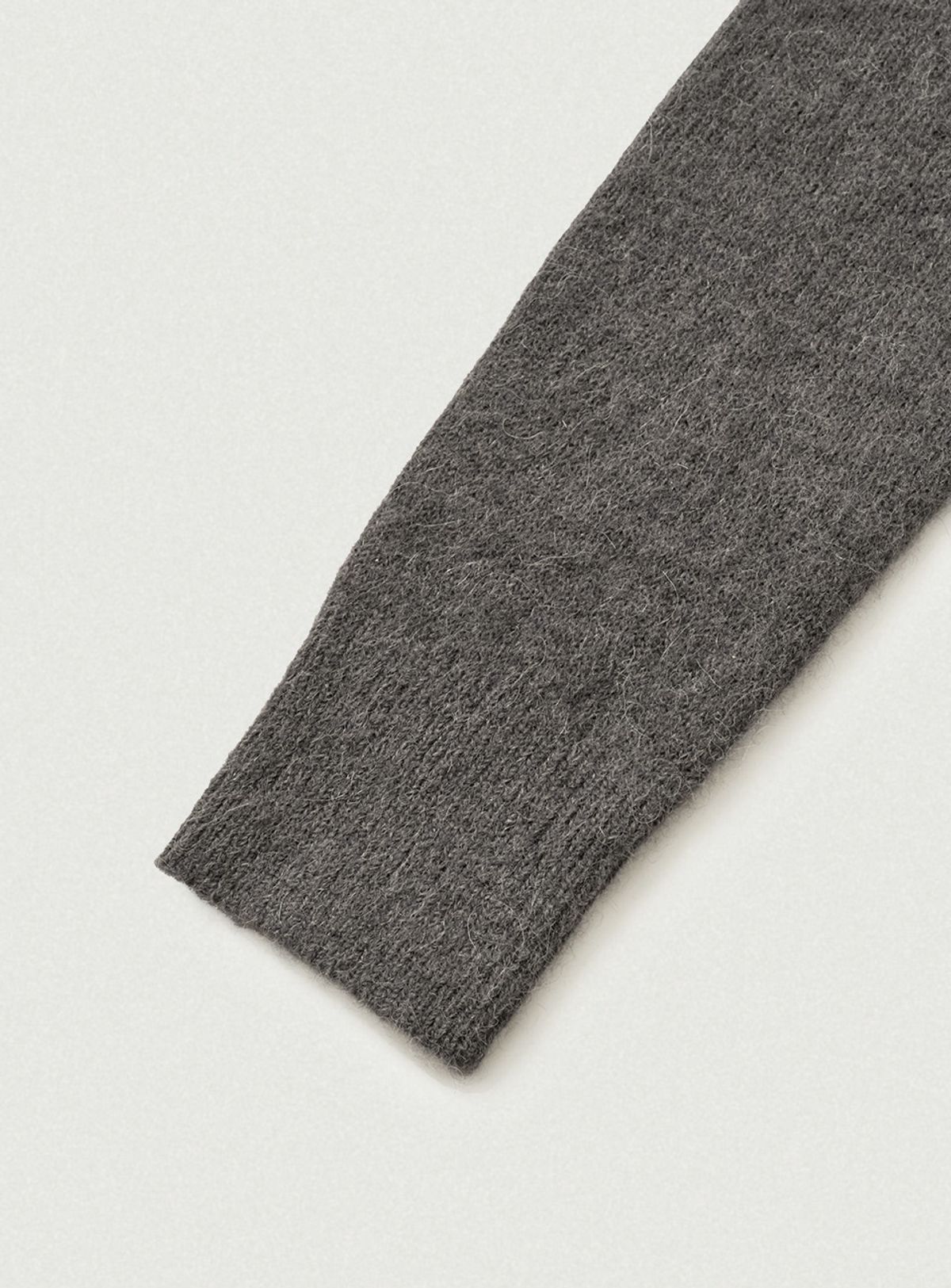 더바넷(THEBARNNET) Jane Alpaca-Blend Cardigan_Charcoal