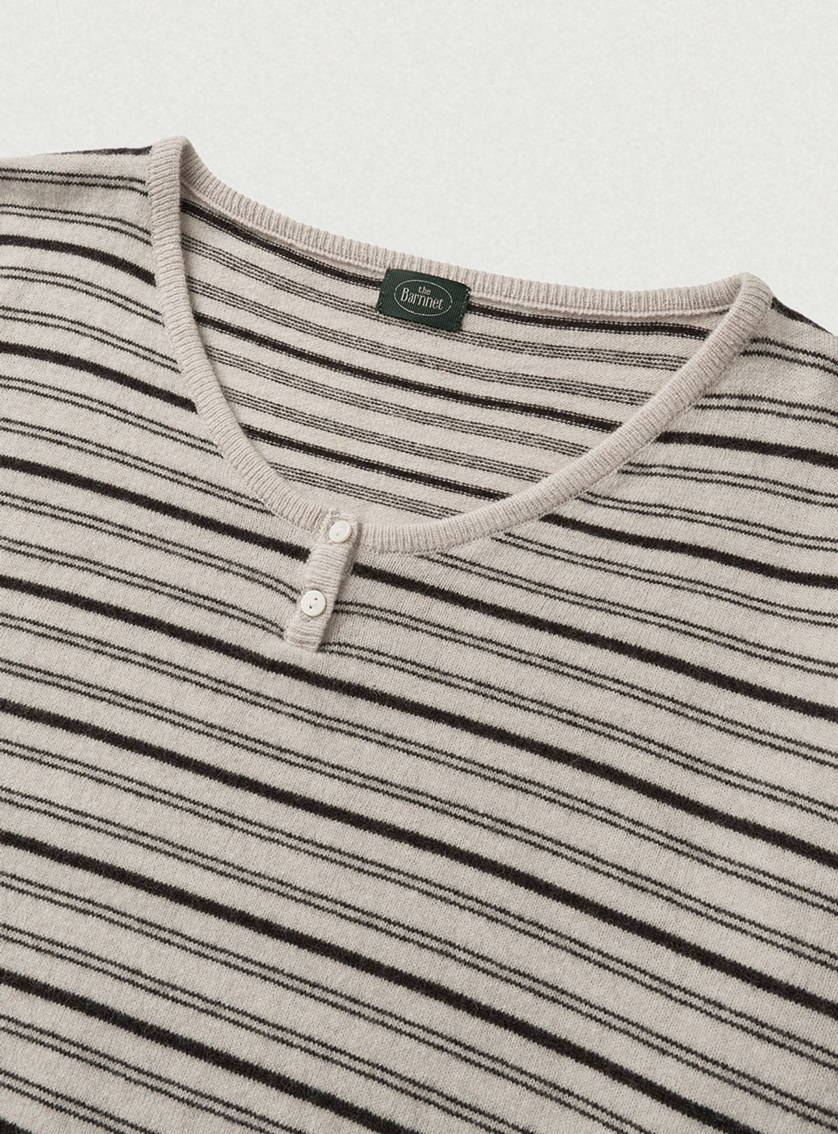더바넷(THEBARNNET) Larry Stripe Henley Knit Top_Beige