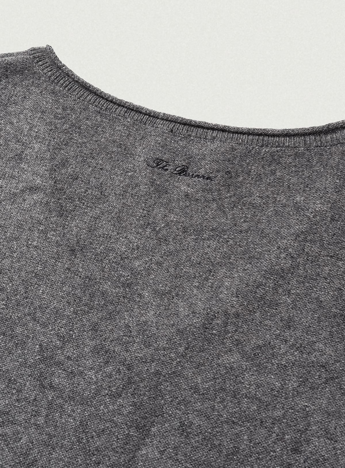 더바넷(THEBARNNET) Mild Deep V-neck Cashmere Knit_Charcoal