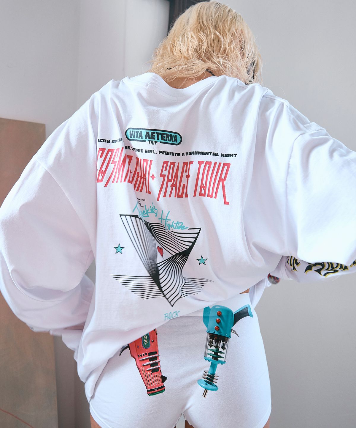 하이타이드 프랭키(HIGHTIDEFRANKIE) Cosmic Girl Long Sleeve White