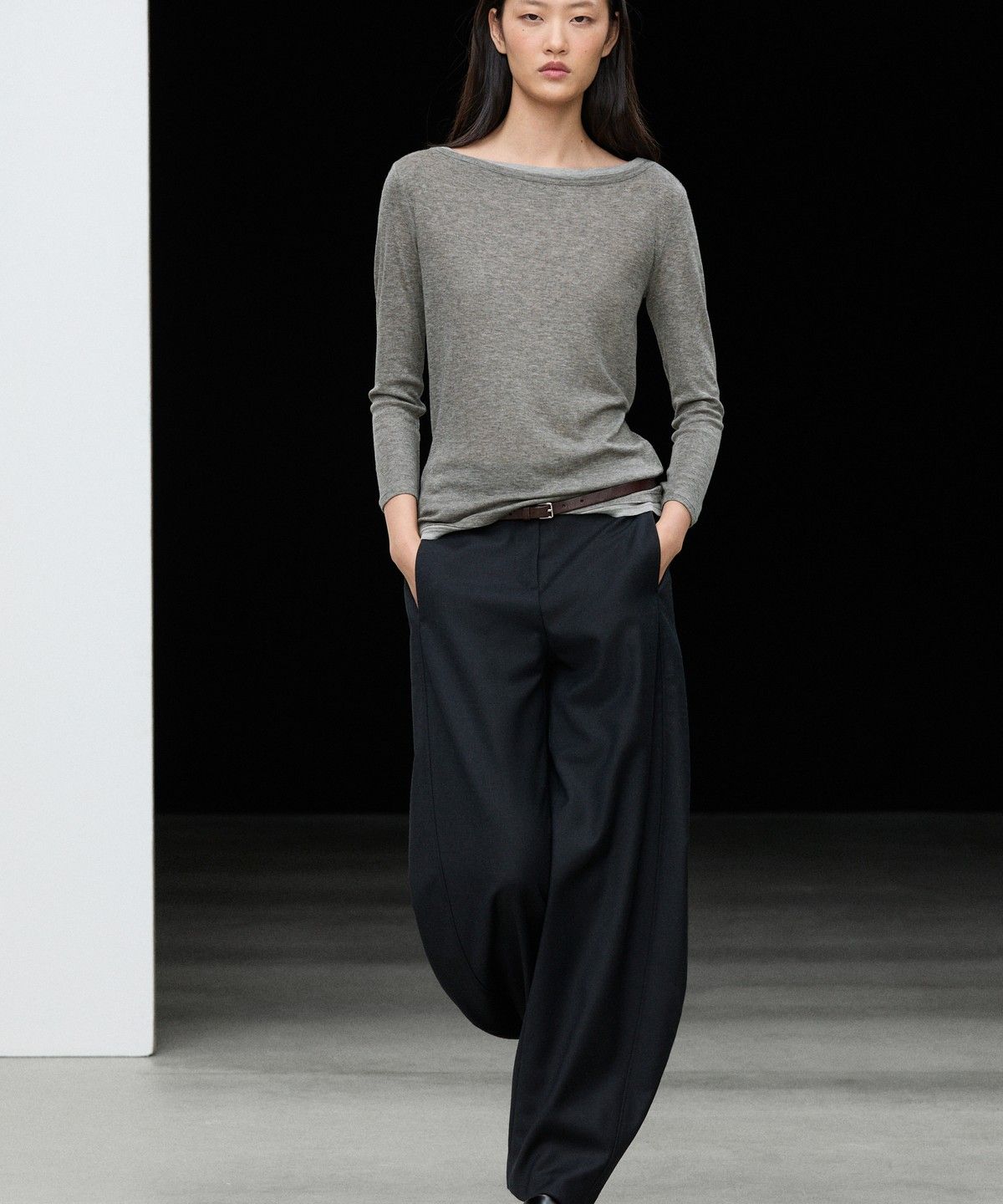 마시모두띠(MASSIMO DUTTI) 보트넥 페이크 더블 디테일 티셔츠