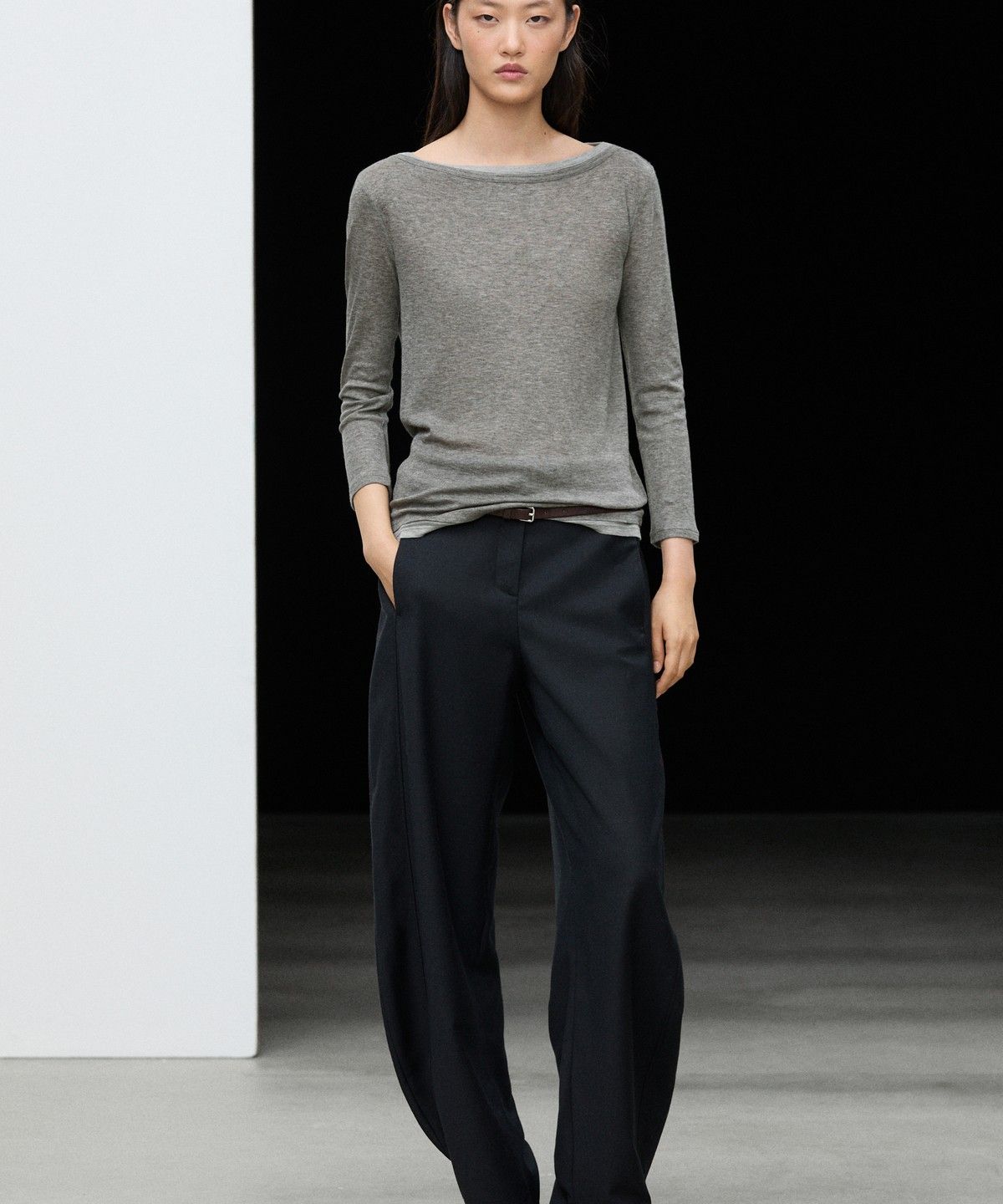 마시모두띠(MASSIMO DUTTI) 보트넥 페이크 더블 디테일 티셔츠