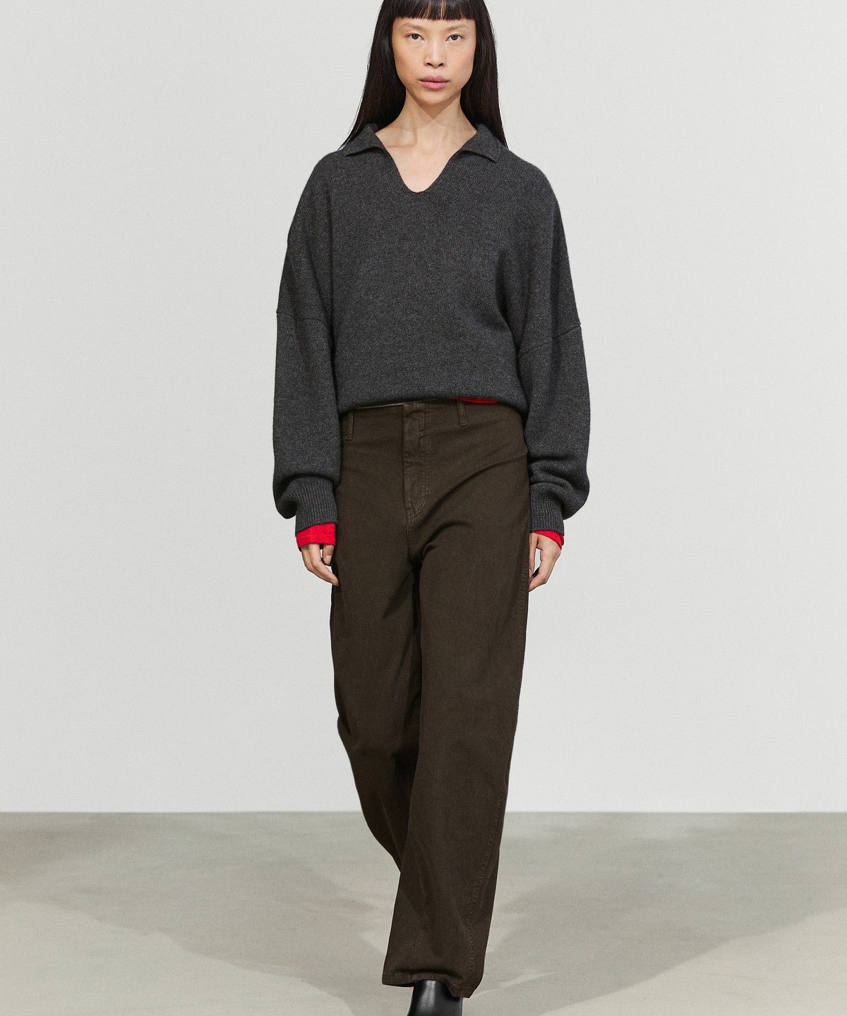 마시모두띠(MASSIMO DUTTI) 스티치 디테일 캐롯 핏 팬츠