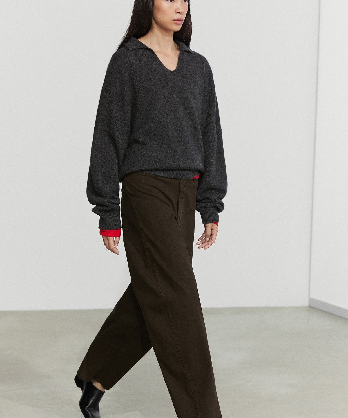 마시모두띠(MASSIMO DUTTI) 스티치 디테일 캐롯 핏 팬츠