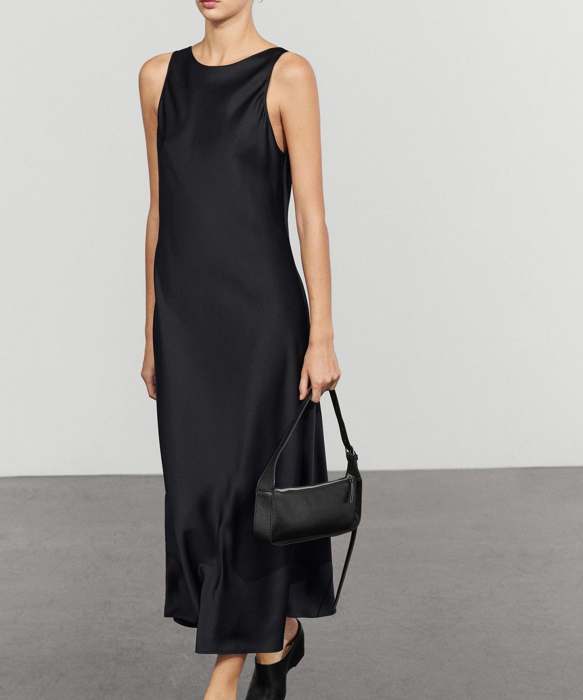 마시모두띠(MASSIMO DUTTI) 새틴 크링클 미디 원피스