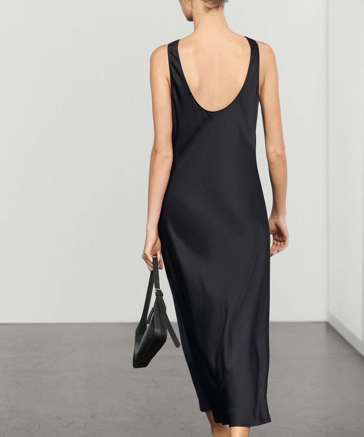 마시모두띠(MASSIMO DUTTI) 새틴 크링클 미디 원피스
