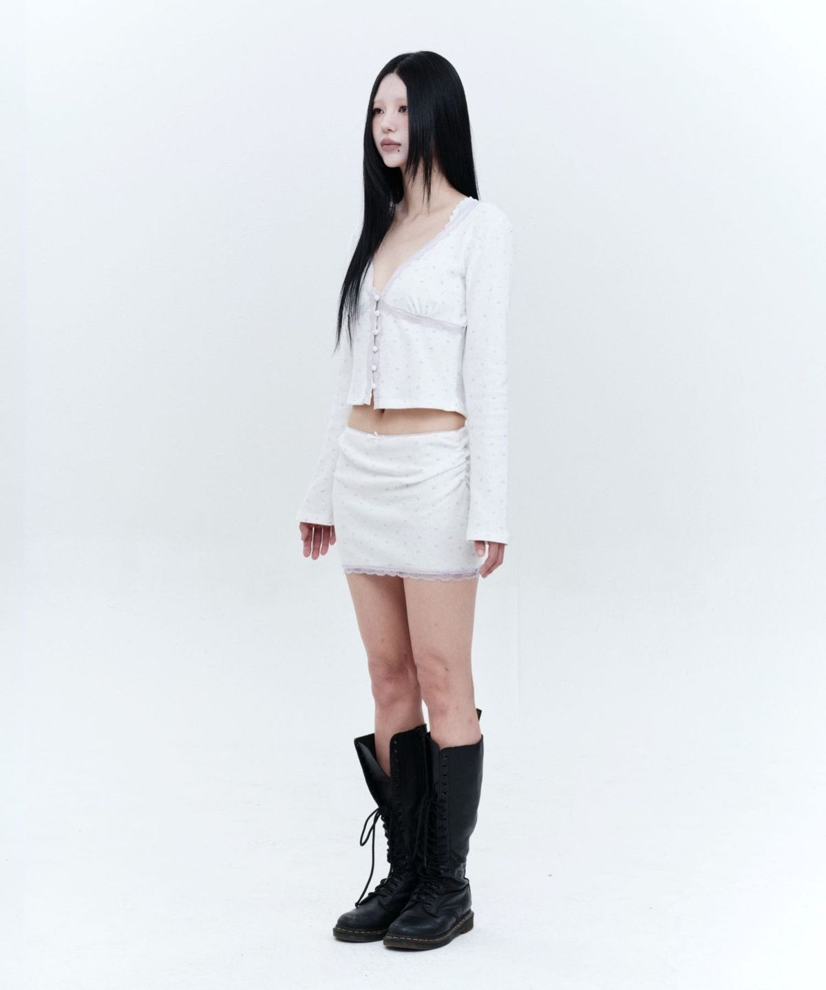 엠엘케이(MLK) 플라워 레이스 와플 셔링 미니 스커트 (WHITE)