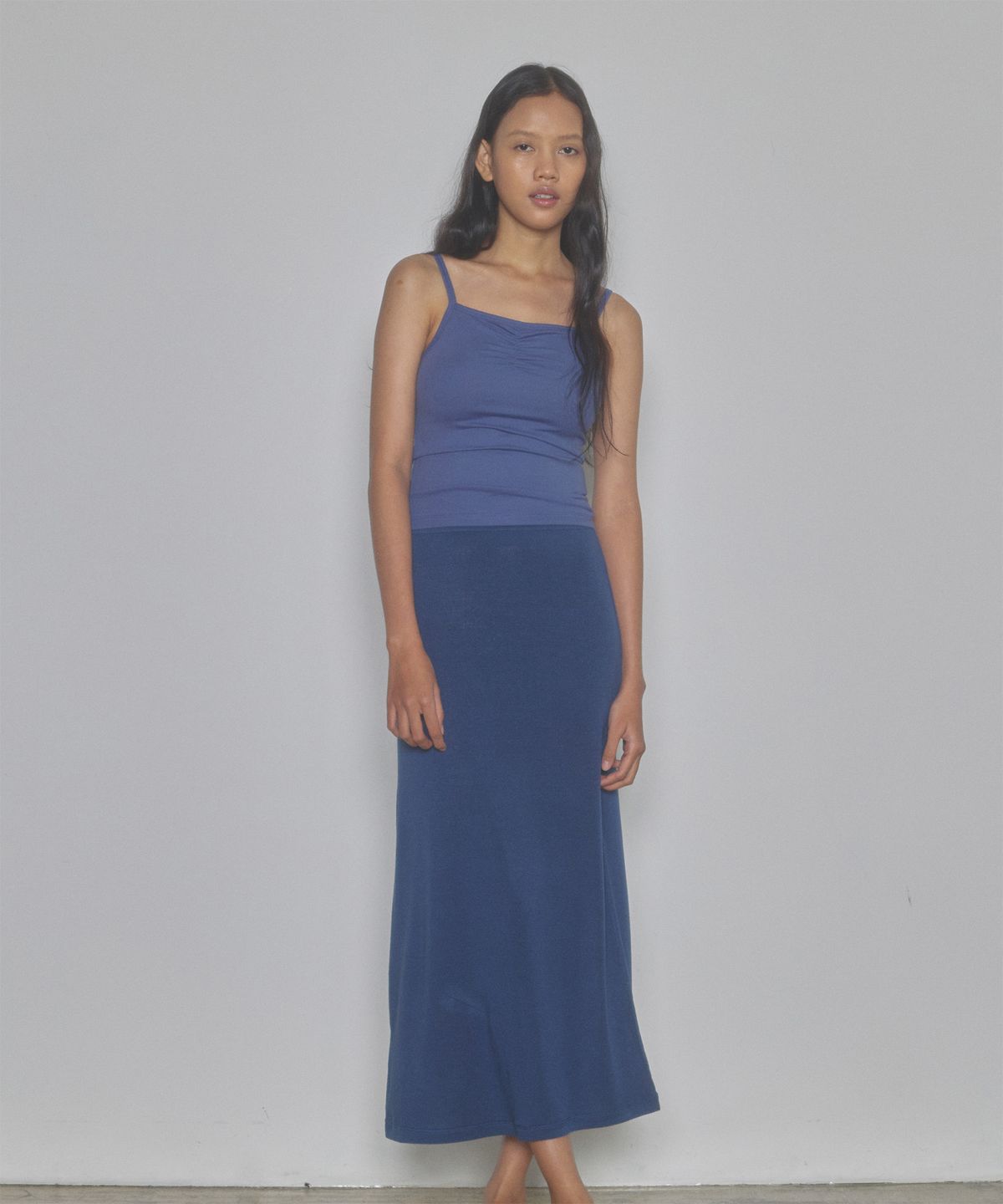 지지비샤(JIJIVISHA) SHIRRING SLEEVELESS (BLUE)