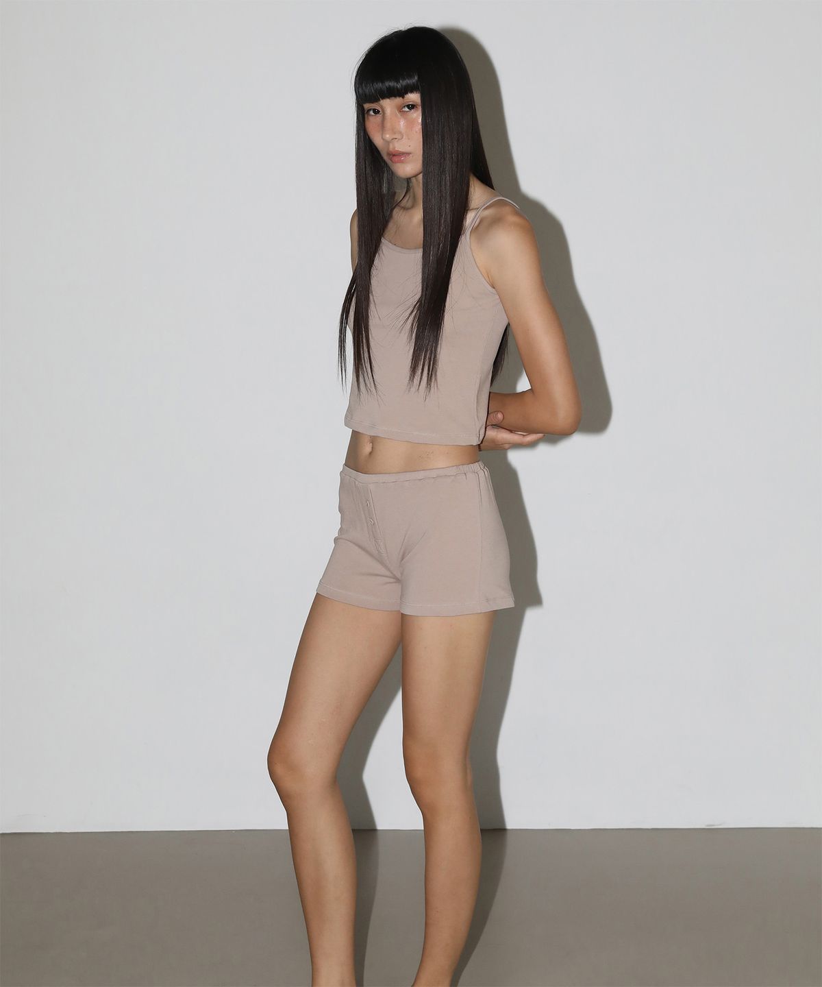 지지비샤(JIJIVISHA) FRENCH SHORTS (BEIGE)