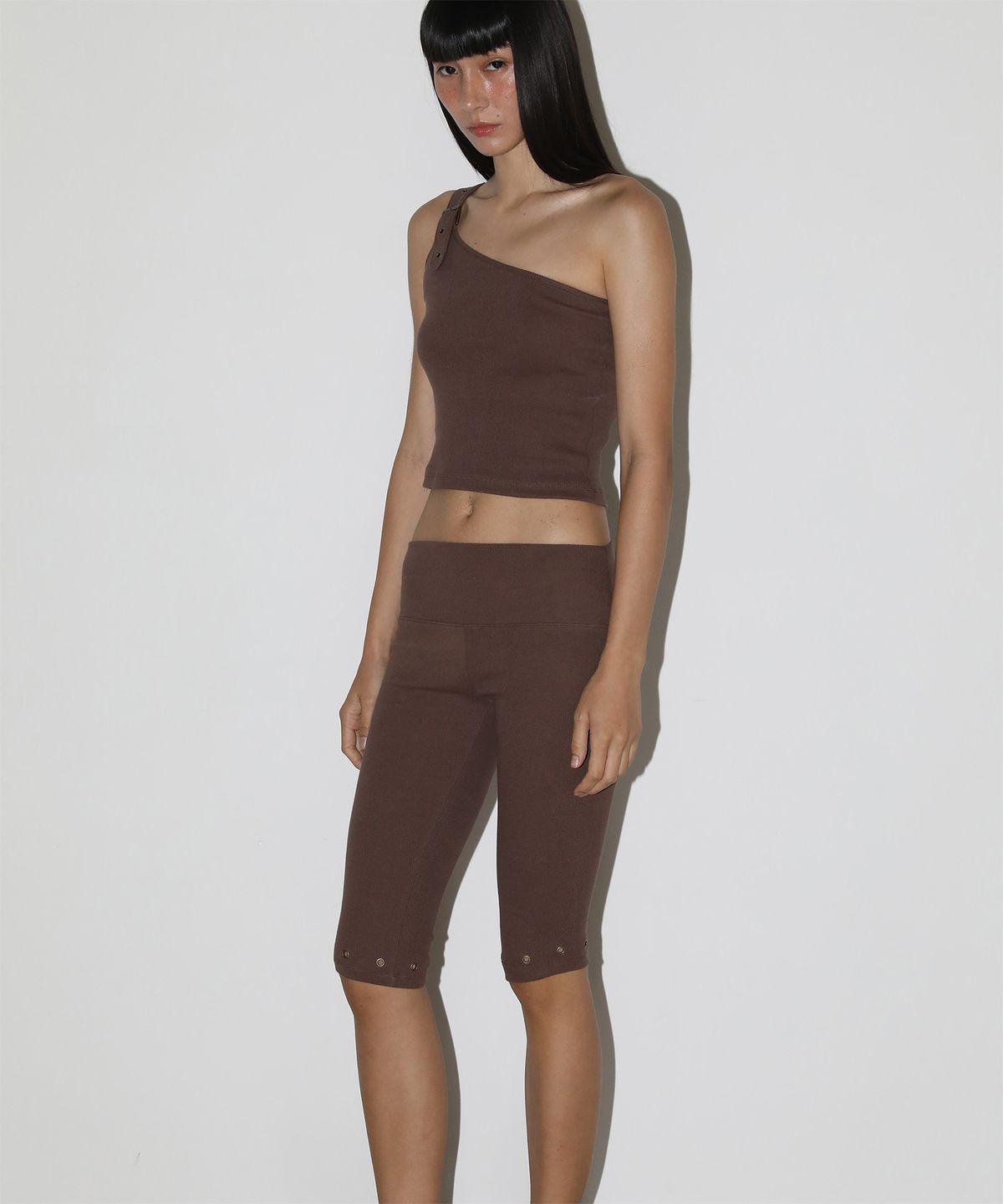 지지비샤(JIJIVISHA) EVER SLEEVELESS (BROWN)