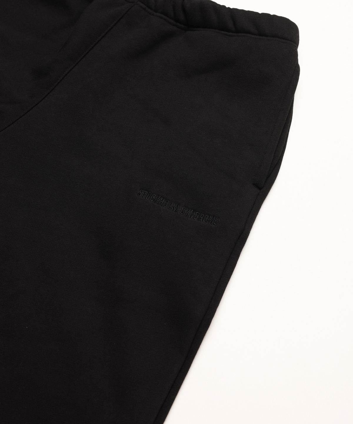스톡홀름 신드롬(STOCKHOLM SYNDROME) LOGO SWEATPANT - BLACK
