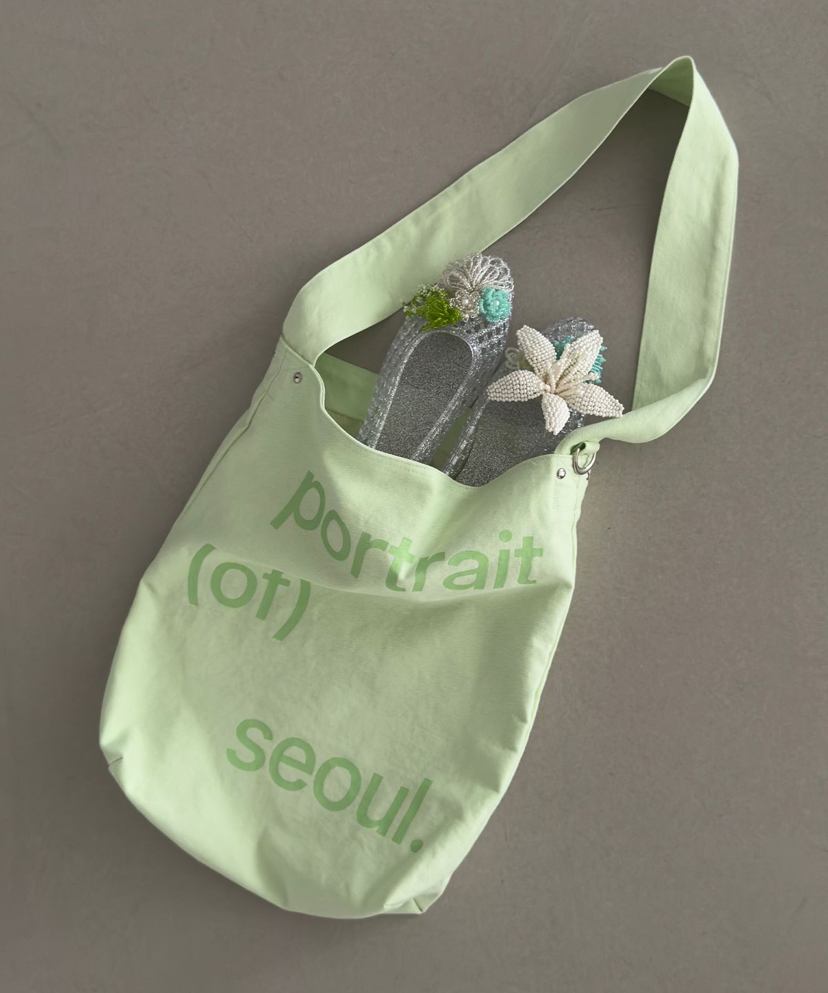 포트레이트서울(PORTRAITSEOUL) 포트레이트 와이드 스트랩 숄더백 - 애플 민트(apple mint)