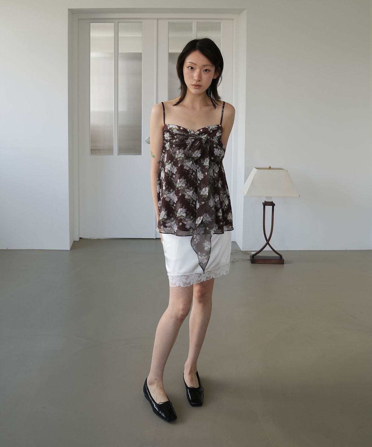 포트레이트서울(PORTRAITSEOUL) 플라워 쉬폰 레이어드 탑 - 브라운(brown)