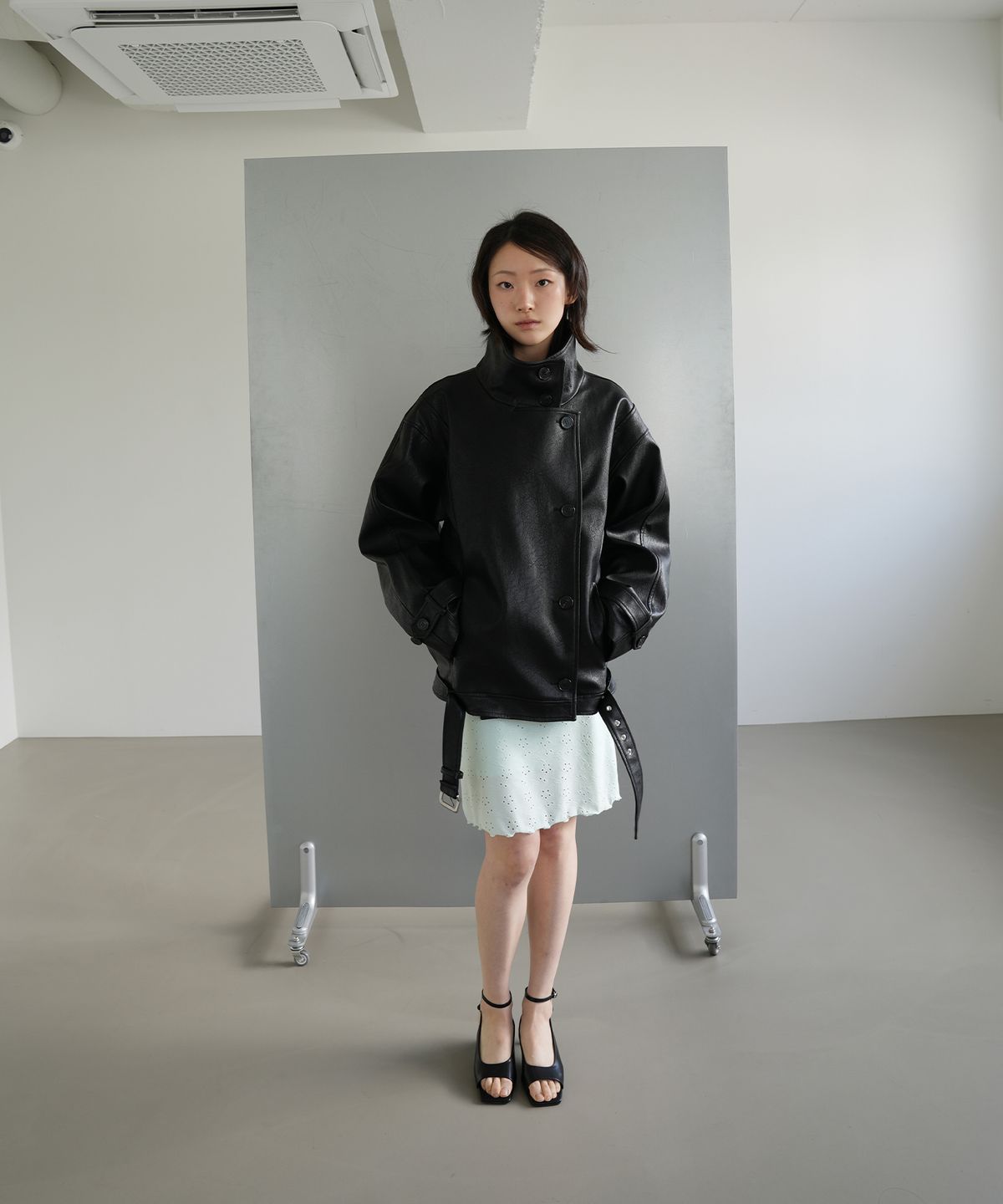 포트레이트서울(PORTRAITSEOUL) 오버사이즈 하이넥 레더 자켓 - 블랙(Black)