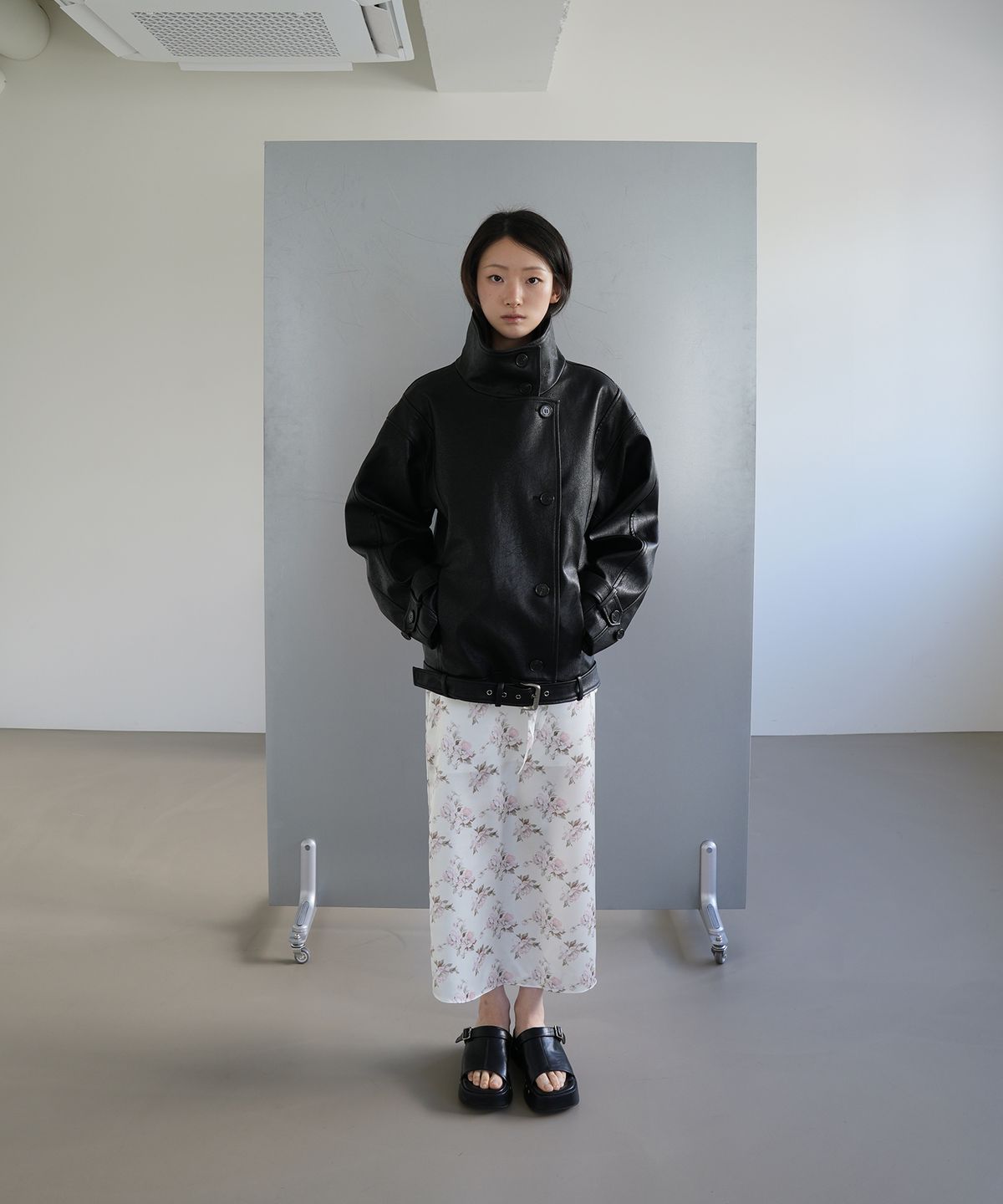 포트레이트서울(PORTRAITSEOUL) 오버사이즈 하이넥 레더 자켓 - 블랙(Black)