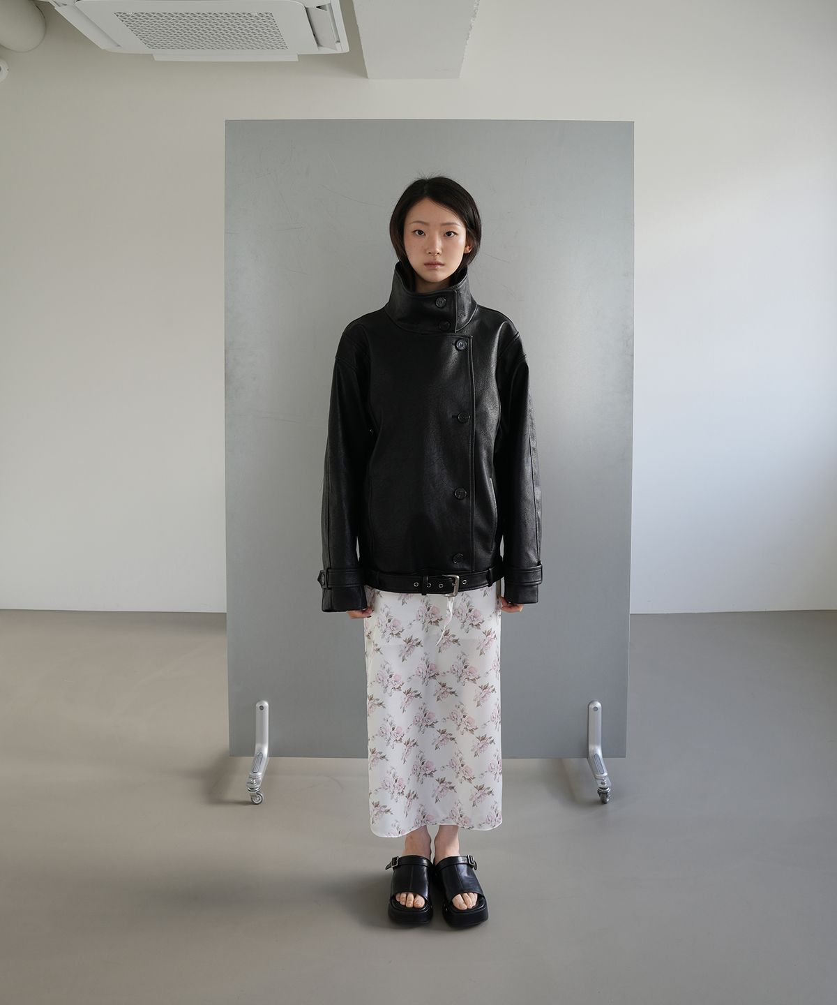 포트레이트서울(PORTRAITSEOUL) 오버사이즈 하이넥 레더 자켓 - 블랙(Black)