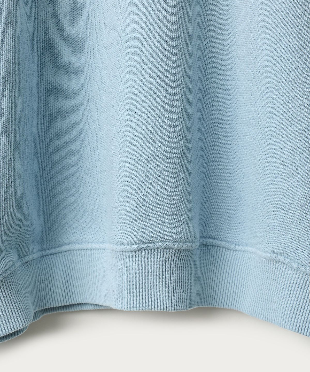 조질롱(JOJILONG) JN021 CROPPED RAGLAN SWEATSHIRT - ICE BLUE