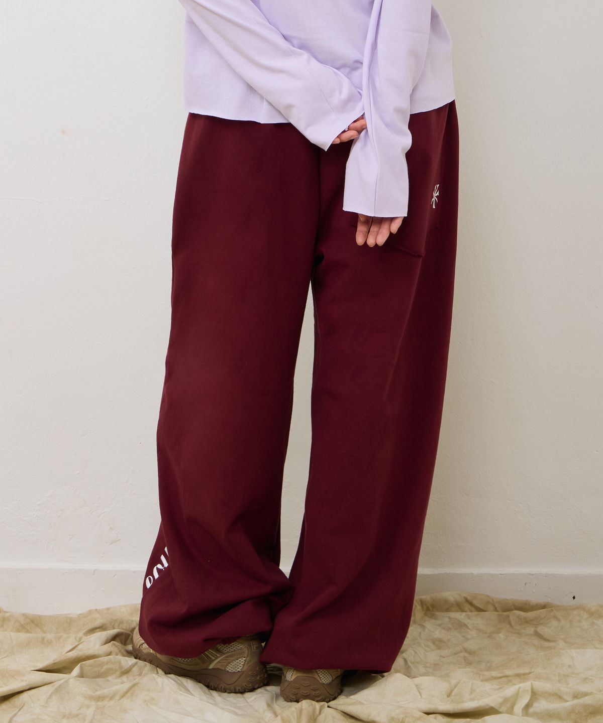 에키오(EKIO) ekio 로고 조거 스웻팬츠 (Burgundy)