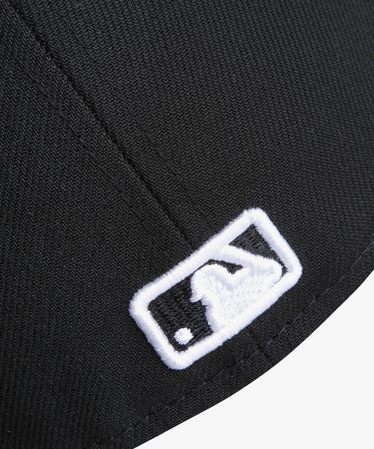 뉴에라(NEW ERA) MLB 뉴욕 양키스 베이직 팀 피티드캡 블랙 15411792