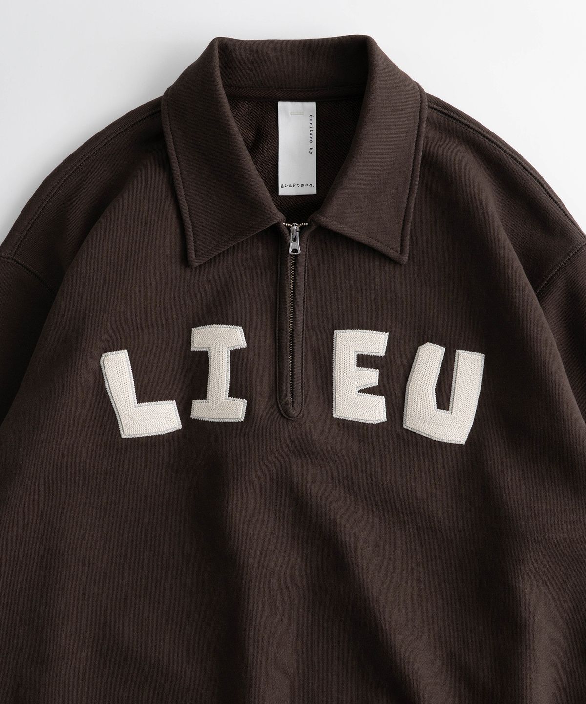 그라프트맨(GRAFTMEN) DRAWING TYPO HALF-ZIP/ DBROWN