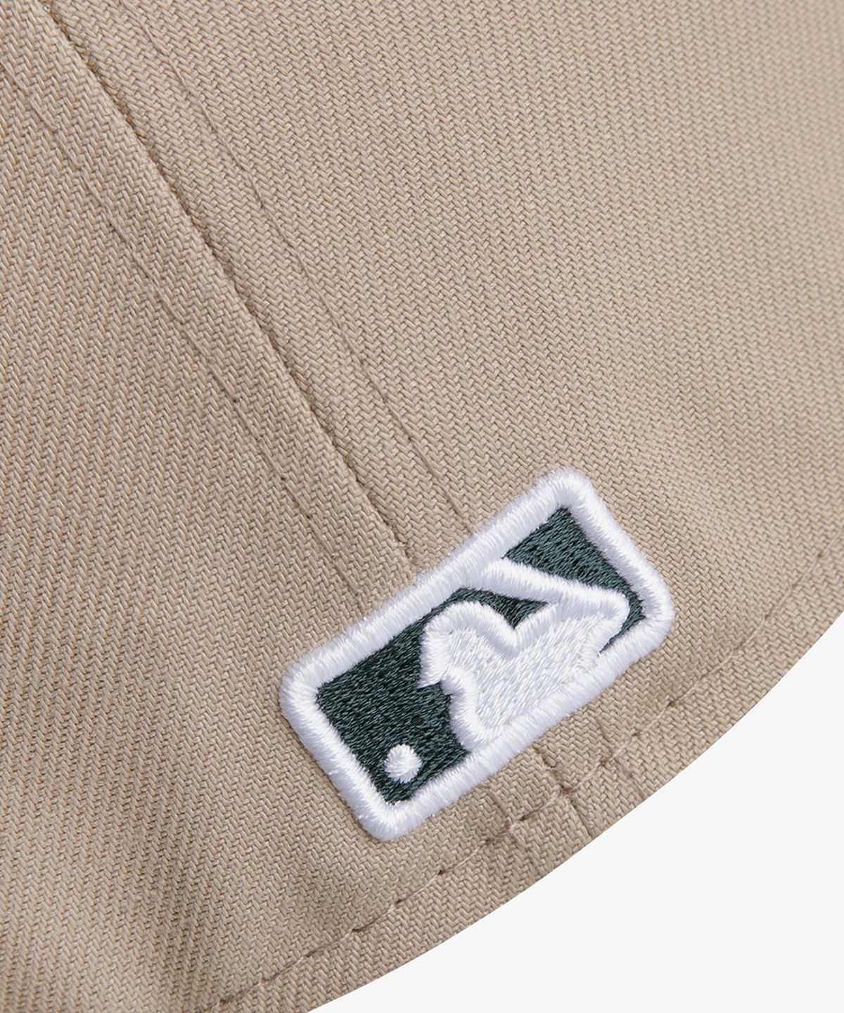 뉴에라(NEW ERA) MLB 시카고 화이트삭스 투 톤 피티드캡 베이지/다크그린 15411803