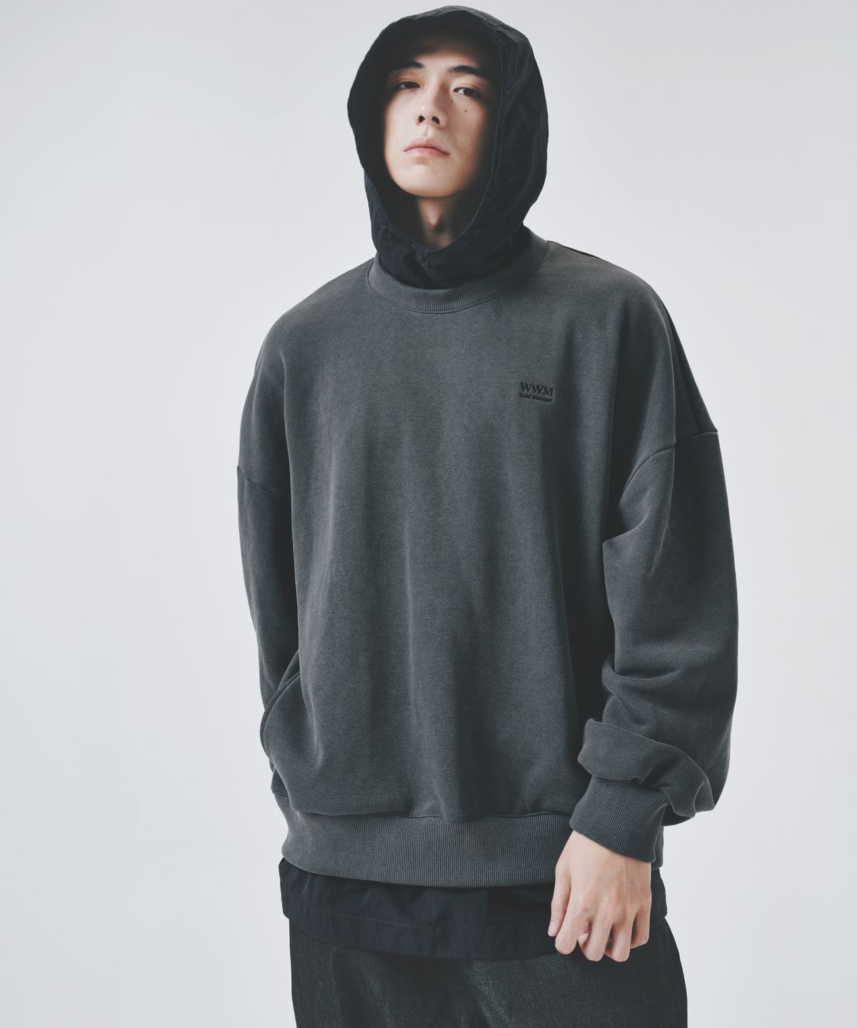 콜드블랭킷(COLD BLANKET) WWM 피그먼트 레이어드 후드 기모 스웨트셔츠 차콜