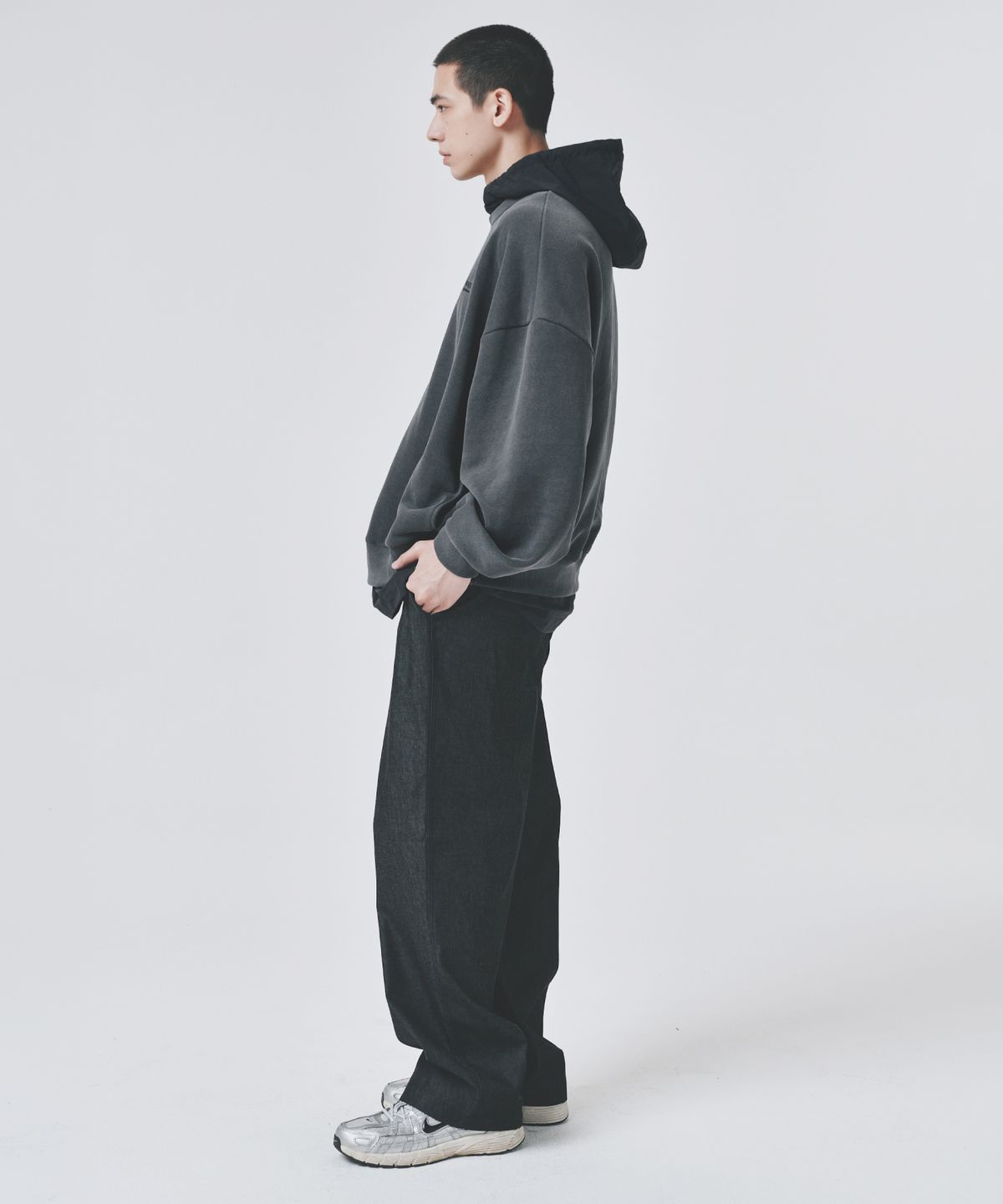 콜드블랭킷(COLD BLANKET) WWM 피그먼트 레이어드 후드 기모 스웨트셔츠 차콜