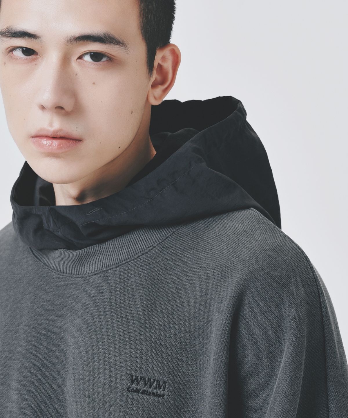 콜드블랭킷(COLD BLANKET) WWM 피그먼트 레이어드 후드 기모 스웨트셔츠 차콜