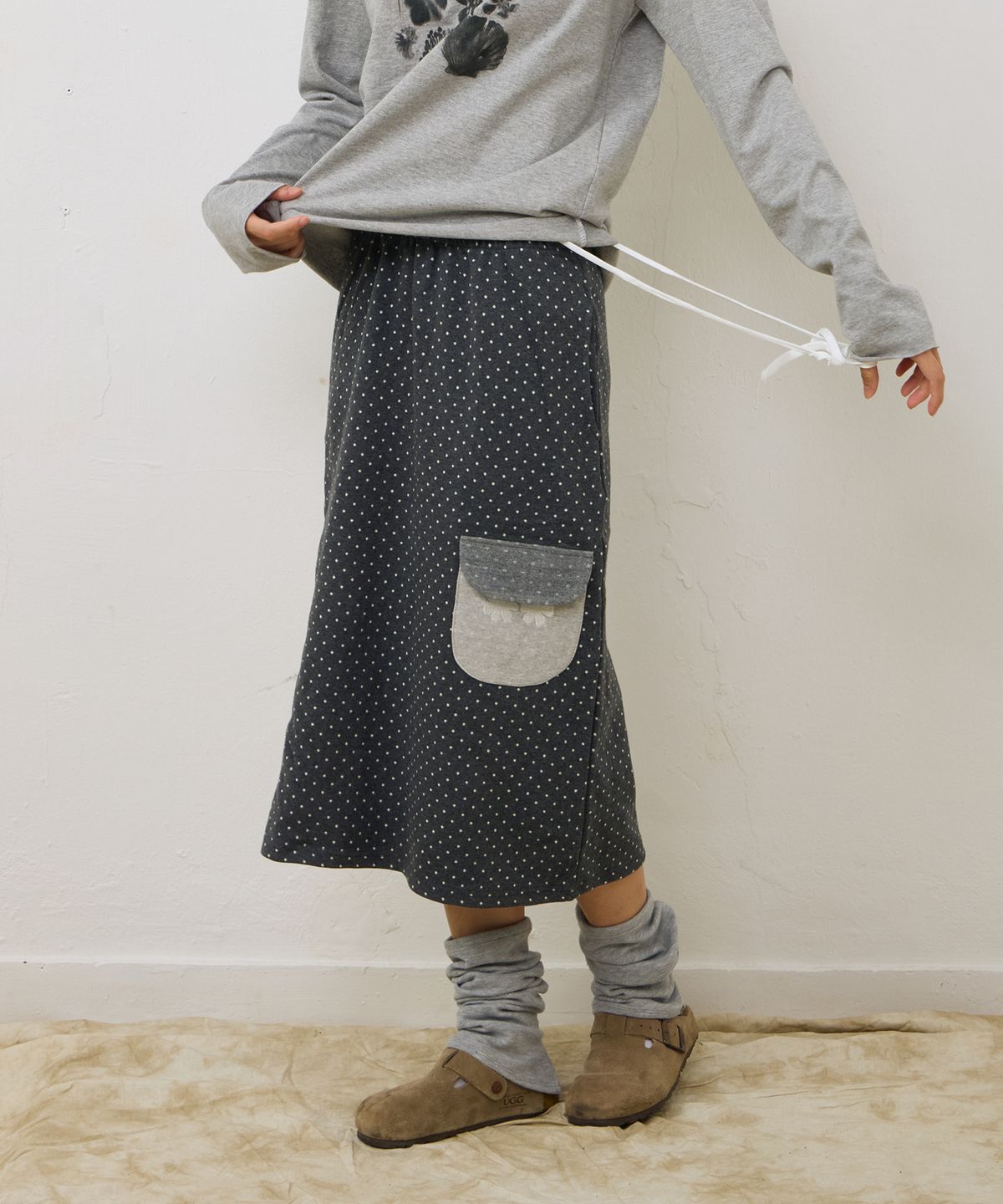 에키오(EKIO) 도트 포켓 스커트 (Gray)