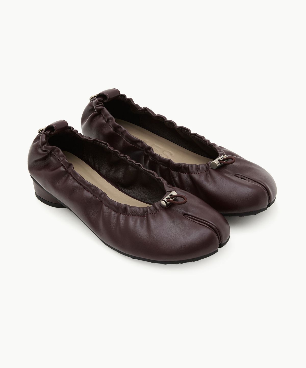 페이즈(PAES) Draping Tabi Pumps / Burgundy