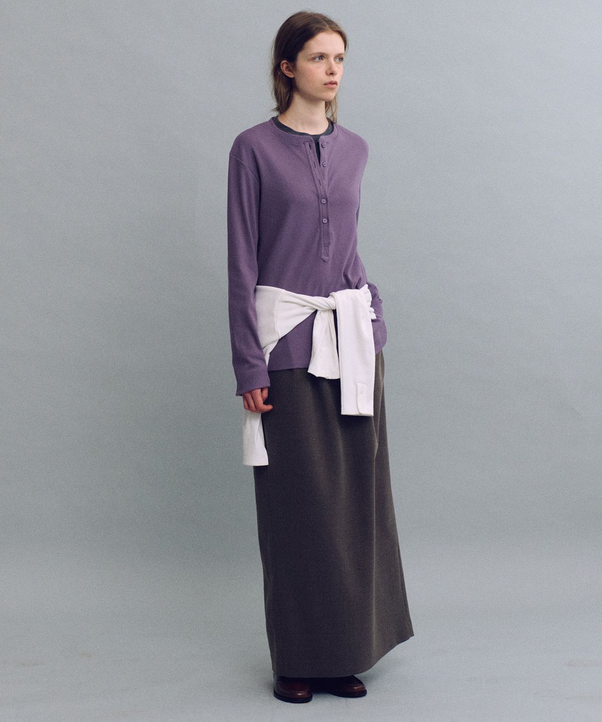 아우브아워(AUBOUR) alter deep henley t-shirt (mauve purple)
