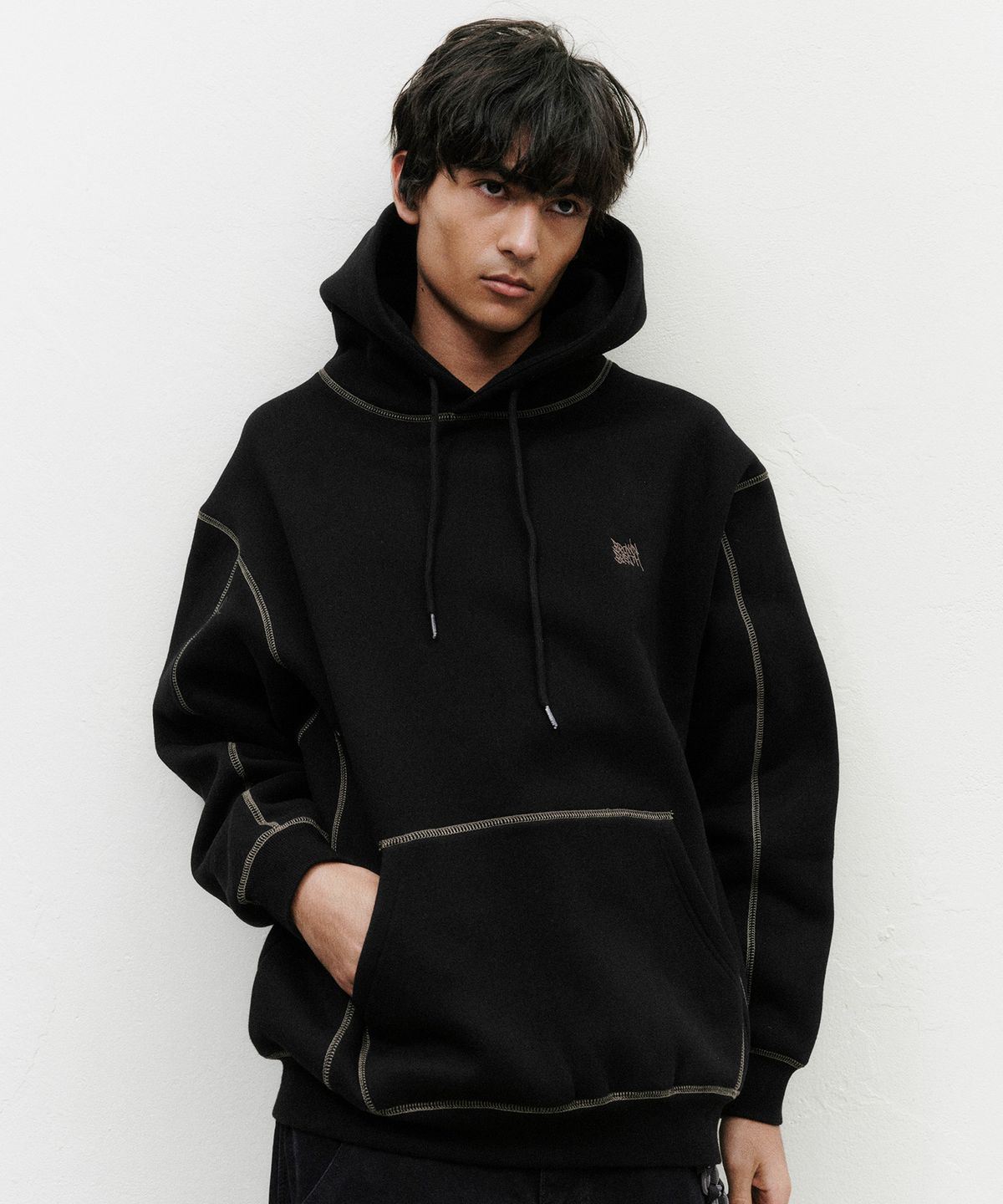 브라운브레스(BROWNBREATH) TAG APPLIQUE HOODIE  (3colors)