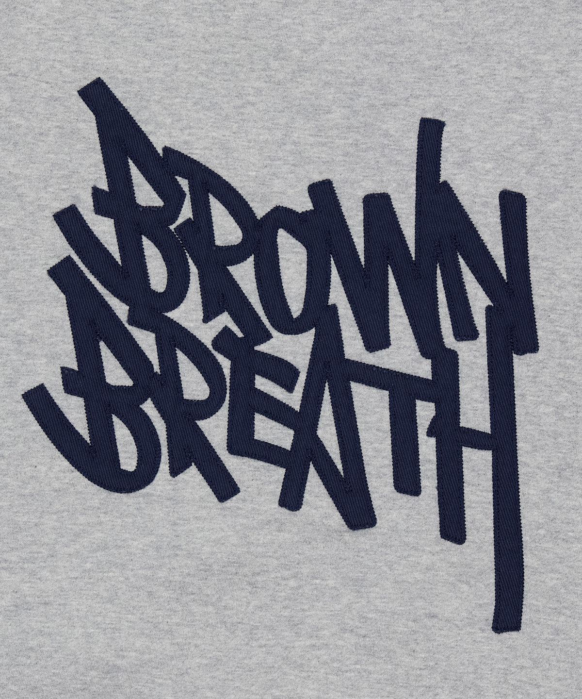 브라운브레스(BROWNBREATH) TAG APPLIQUE CREWNECK  (2colors)