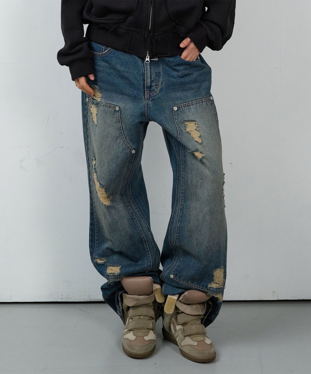 더바이닐하우스(THEVINYLHOUSE) DESTROYED BOOTS CUT DENIM PANTS BLUE