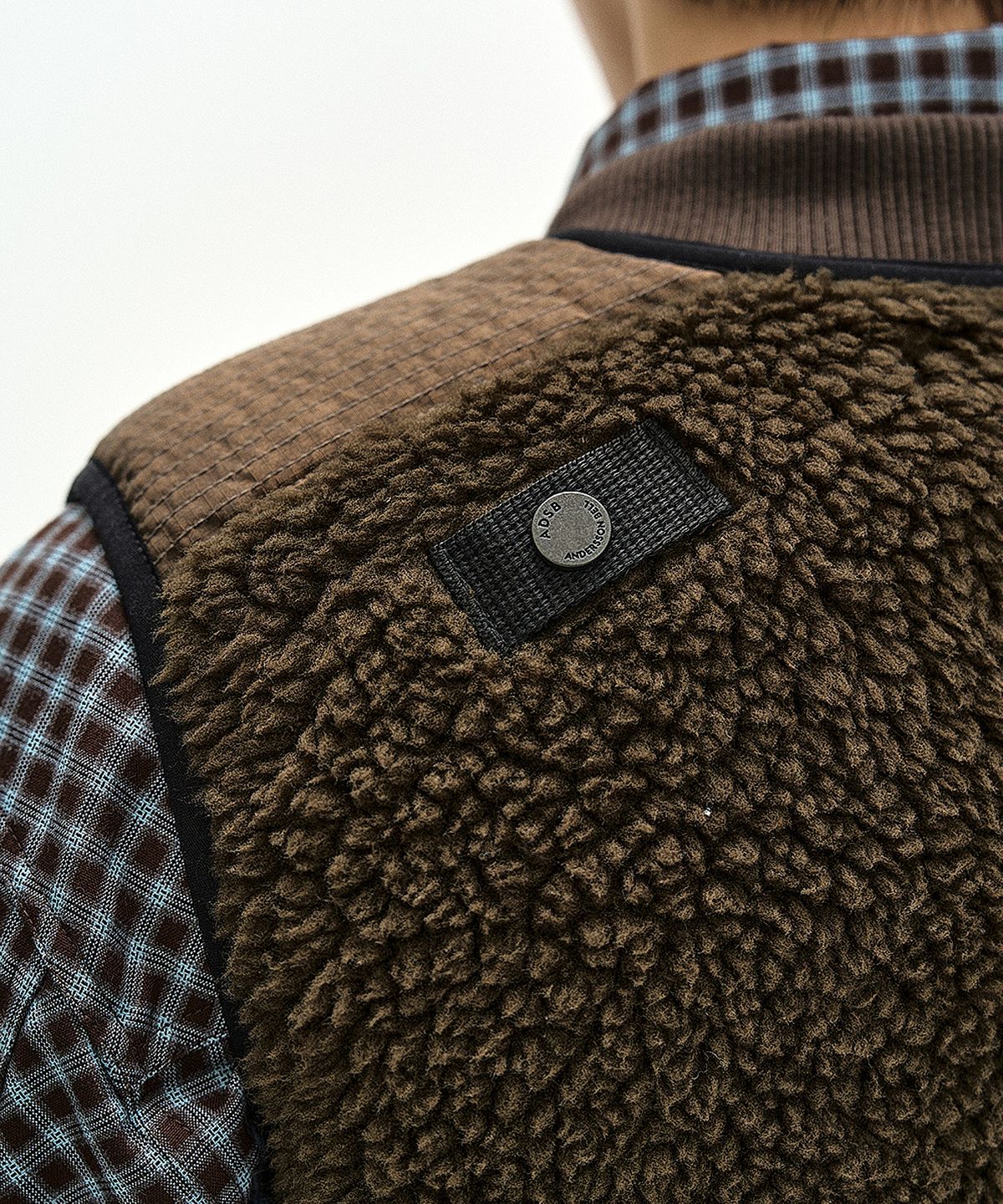 앤더슨벨(ADSB ANDERSSON BELL) SORANO PATCHWORK FLEECE VEST (TAUPE)