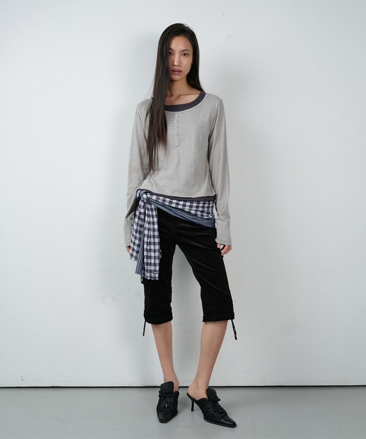더바이닐하우스(THEVINYLHOUSE) UTILITY CORDUROY CAPRI PANTS(W) BLACK