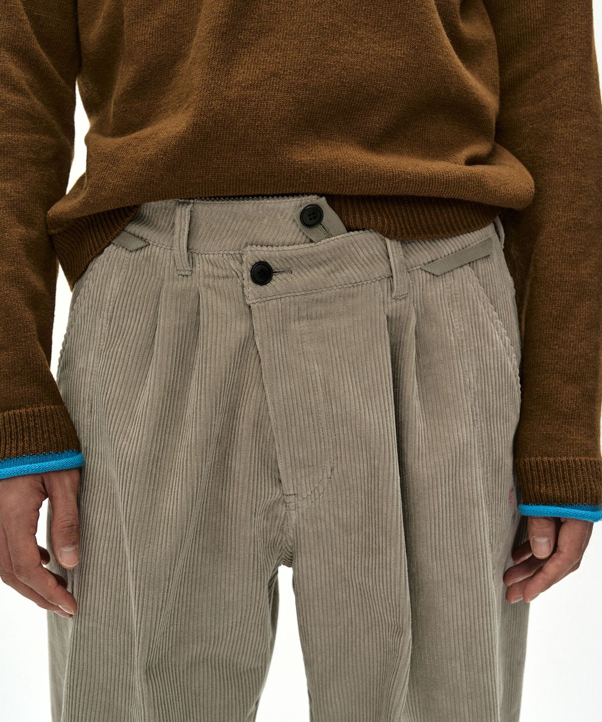앤더슨벨(ADSB ANDERSSON BELL) CROSSOVER WIDE-LEG CORDUROY TROUSERS (CREAM)