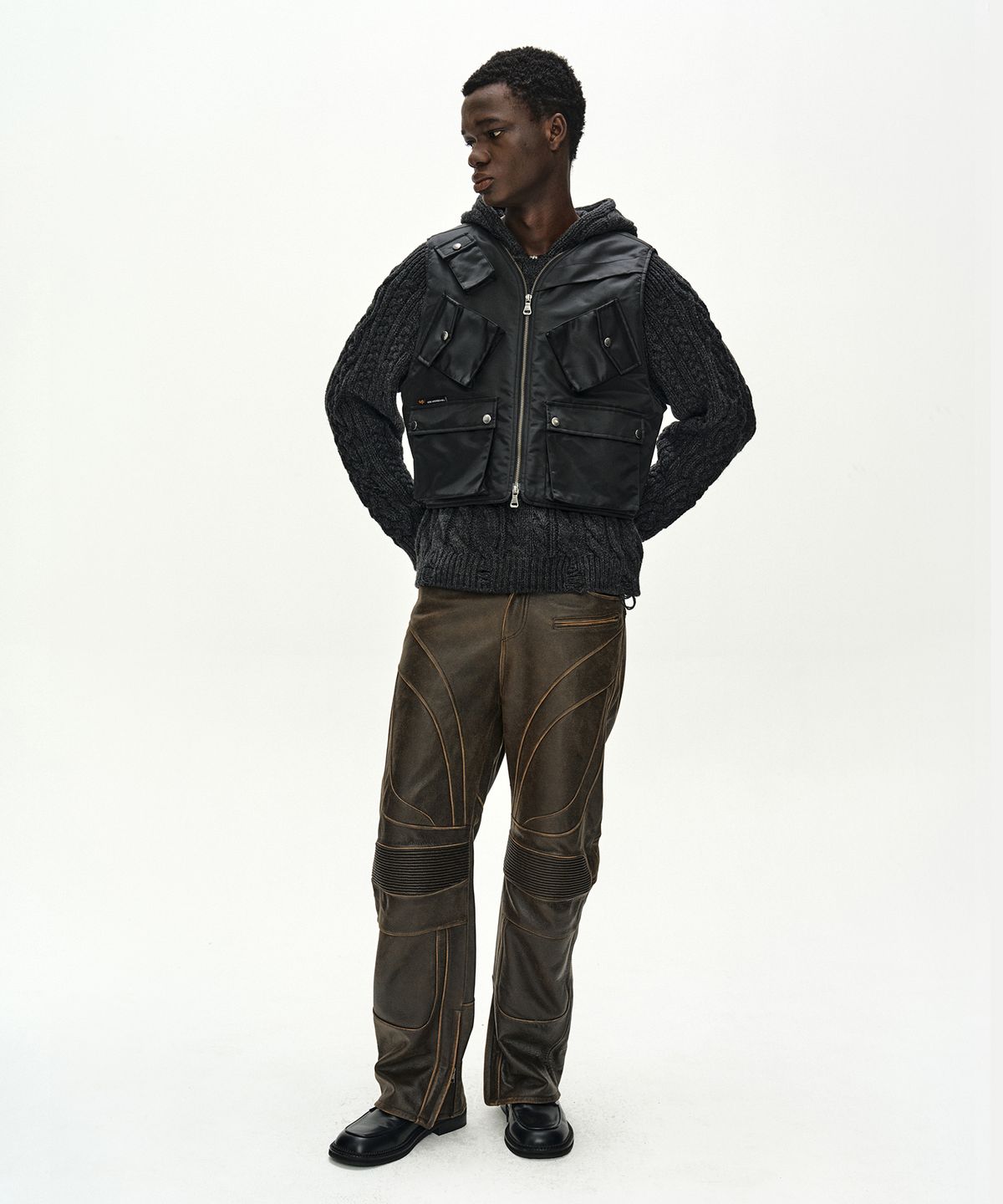 앤더슨벨(ADSB ANDERSSON BELL) LEATHER ARTICULATED PANEL JEANS (BROWN)