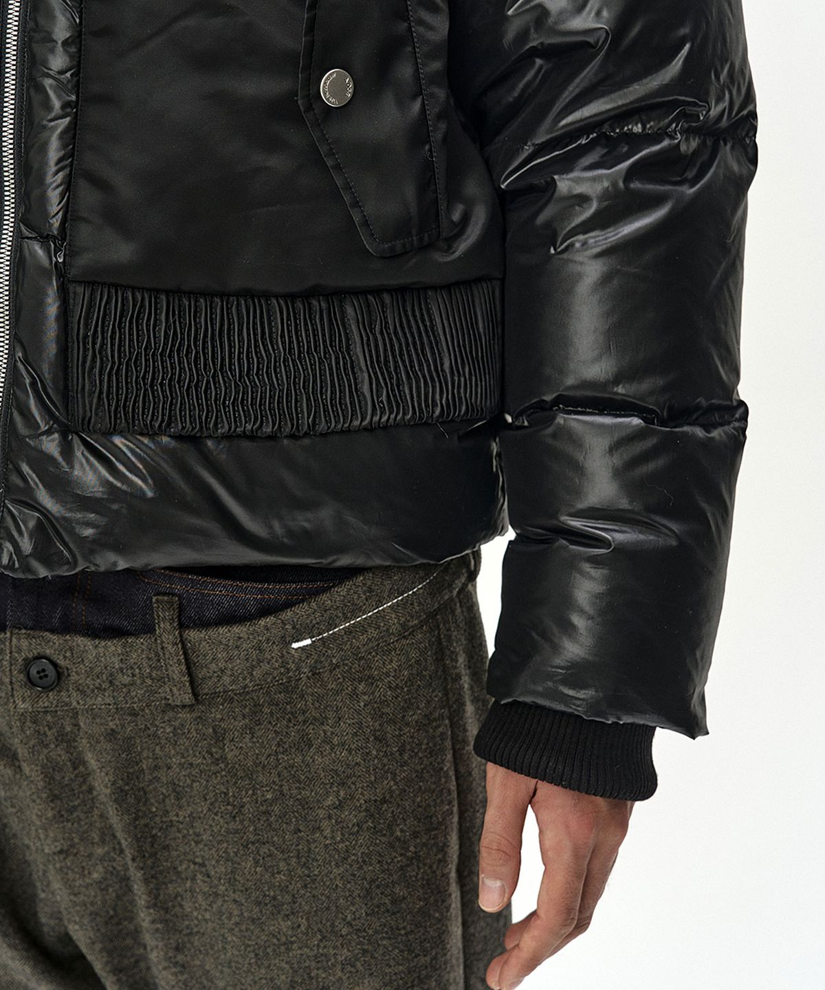 앤더슨벨(ADSB ANDERSSON BELL) UNISEX BOMBER LAYERED DOWN JACKET (BLACK)